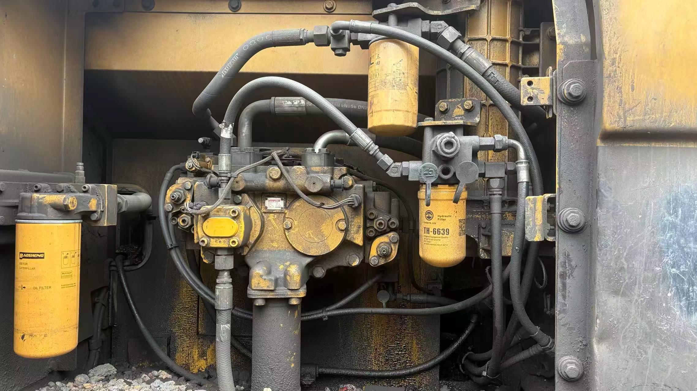 شراء Caterpillar 329D مستعمل حفارة