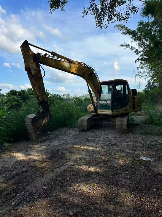 Buy Komatsu PC120-6E Used Excavator / 1