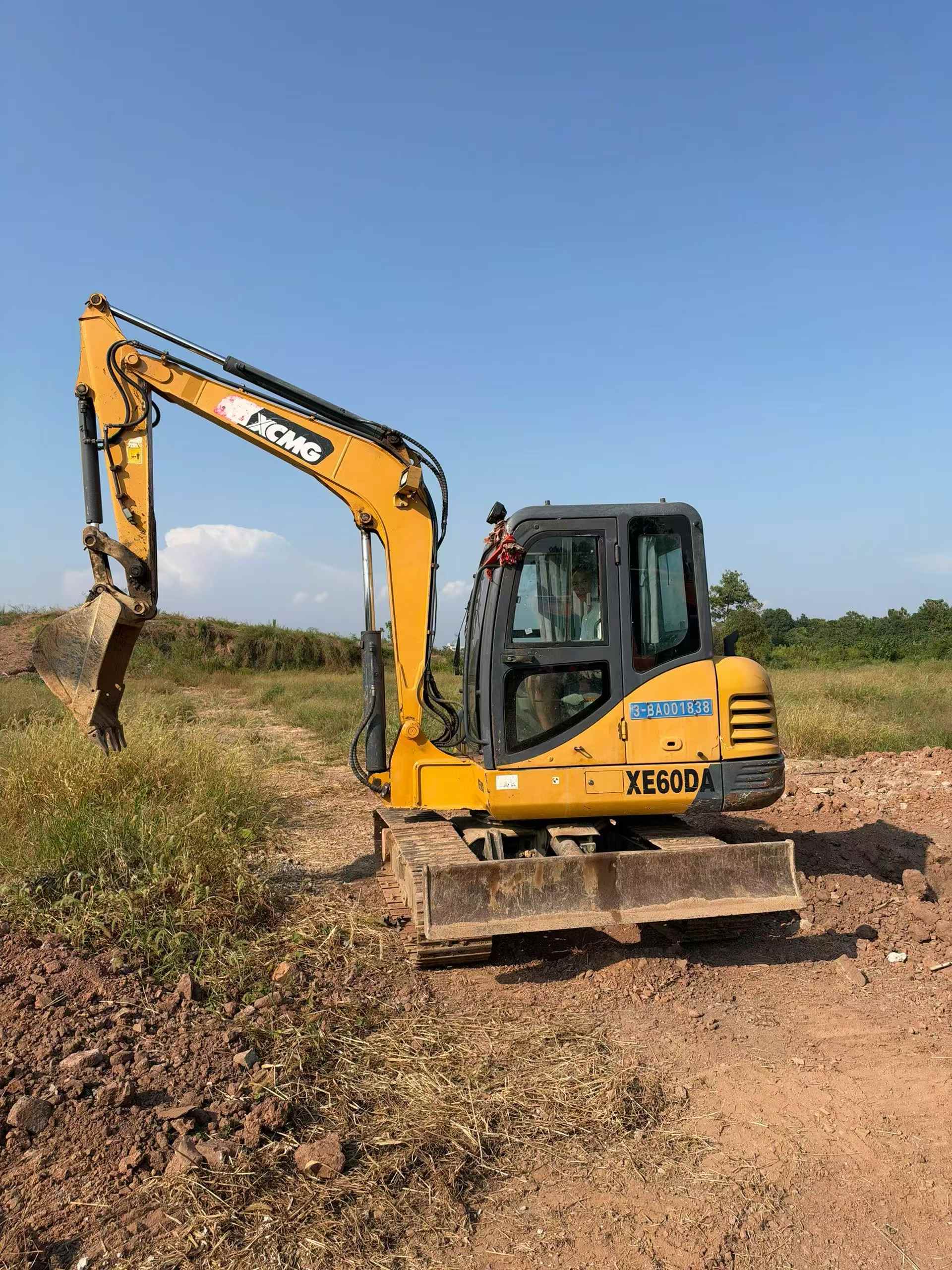 Compre Excavadora XCMG XE55D Usada / 2