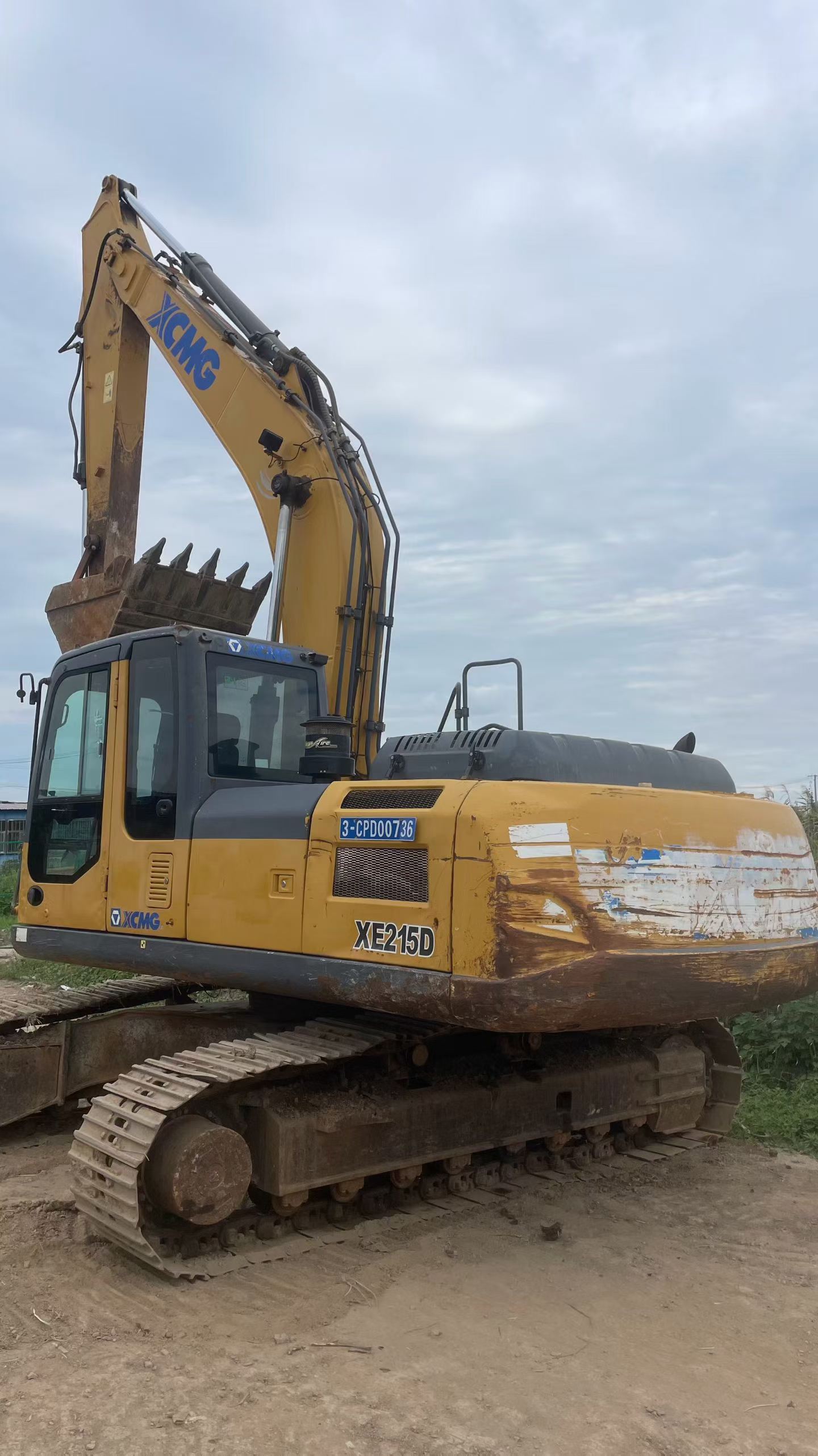 Buy XCMG XE215 Used Excavator / 2 Buy XCMG XE215 Used Excavator / 2