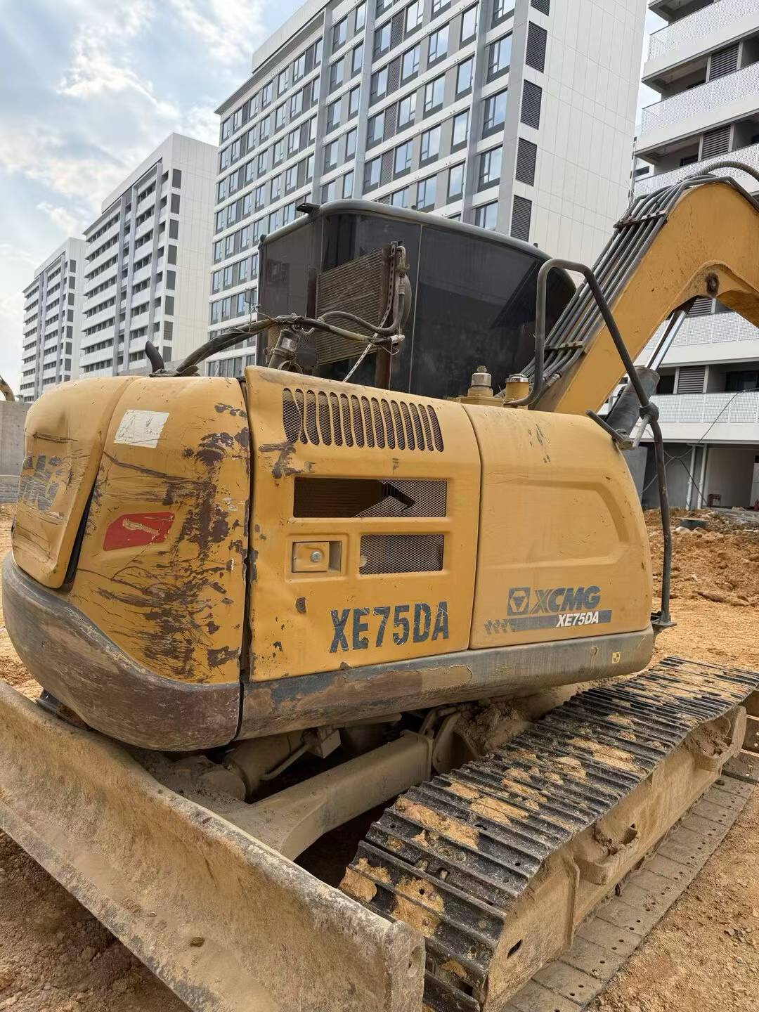 Compre Excavadora XCMG XE75C Usada / 2