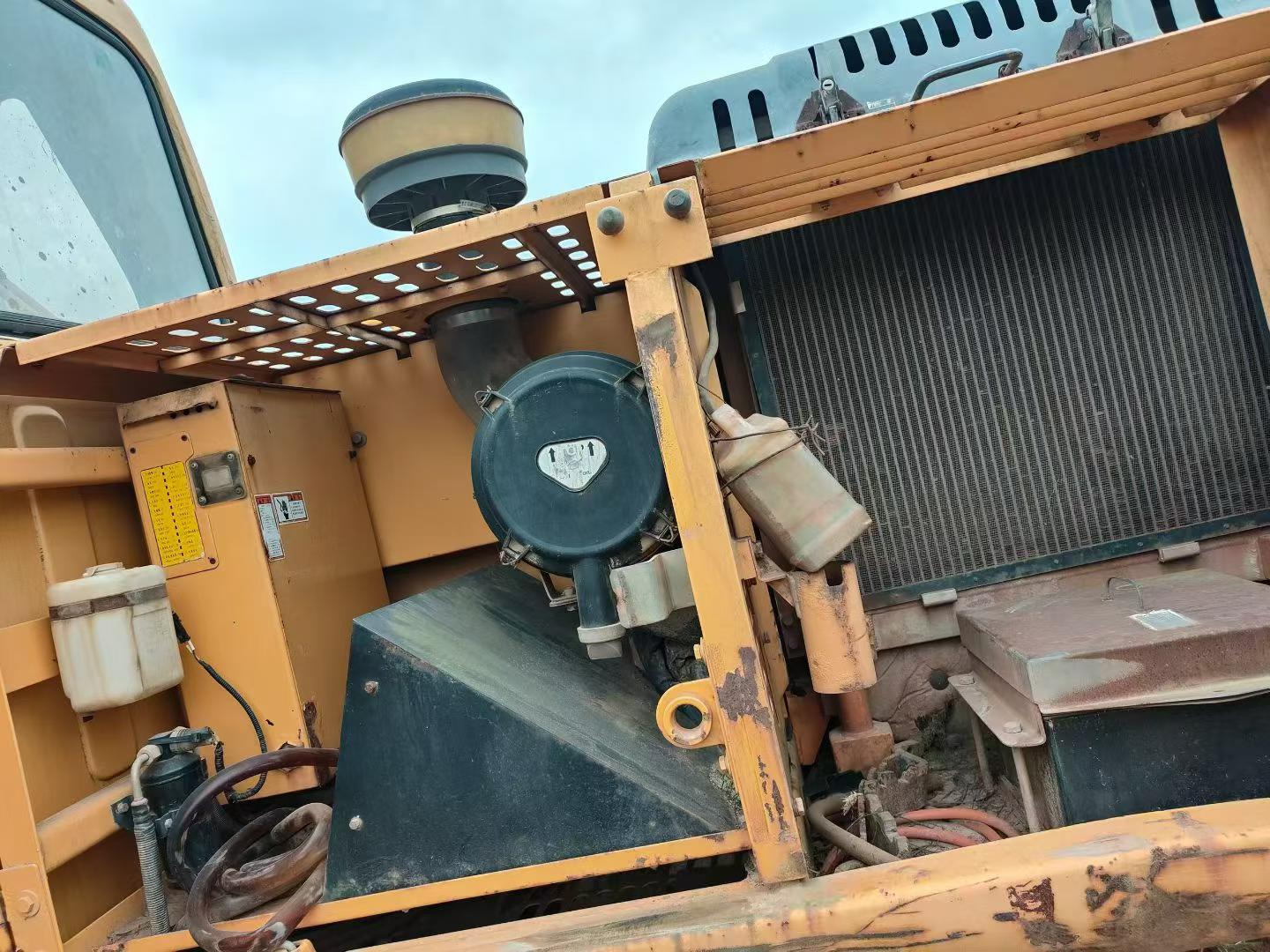 شراء حفارة Hyundai R225-7 مستعملة / 3