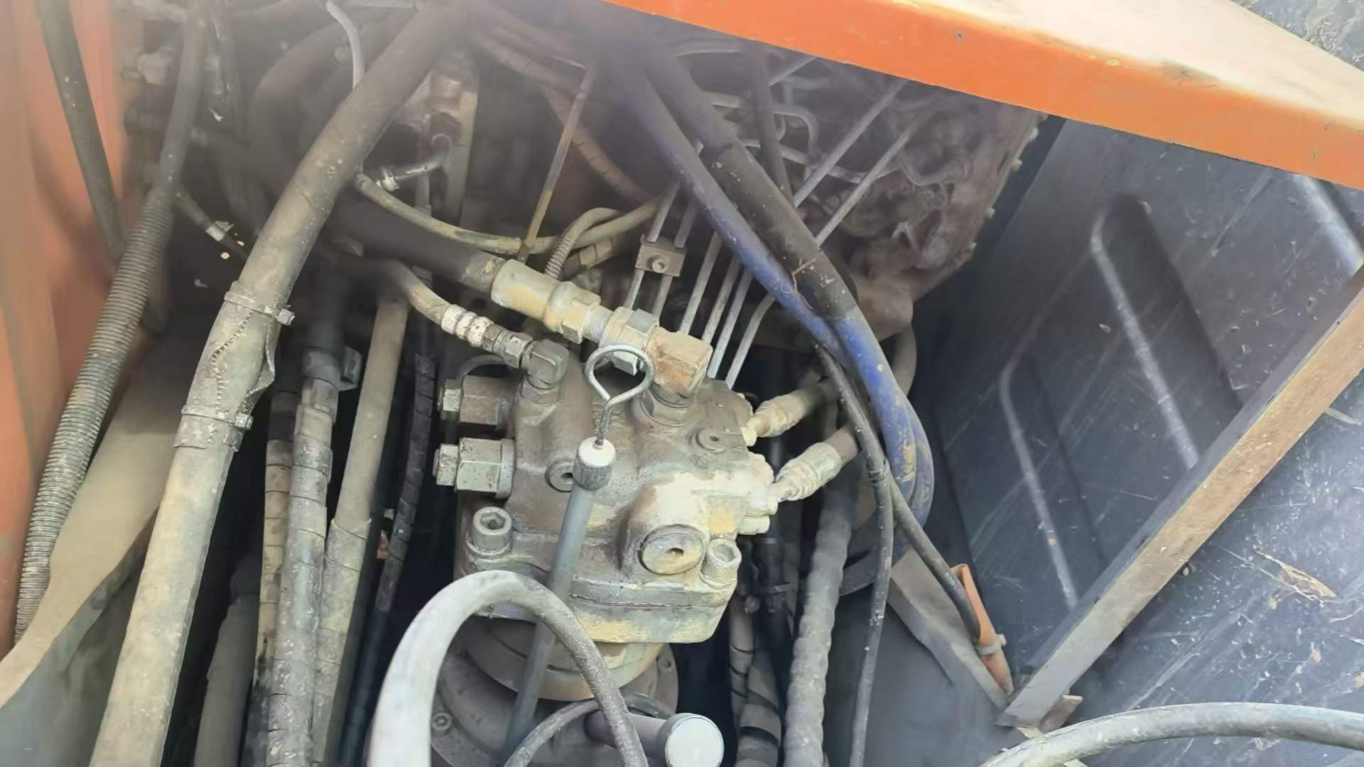 Compre Excavadora Hitachi EX120 Usada / 5