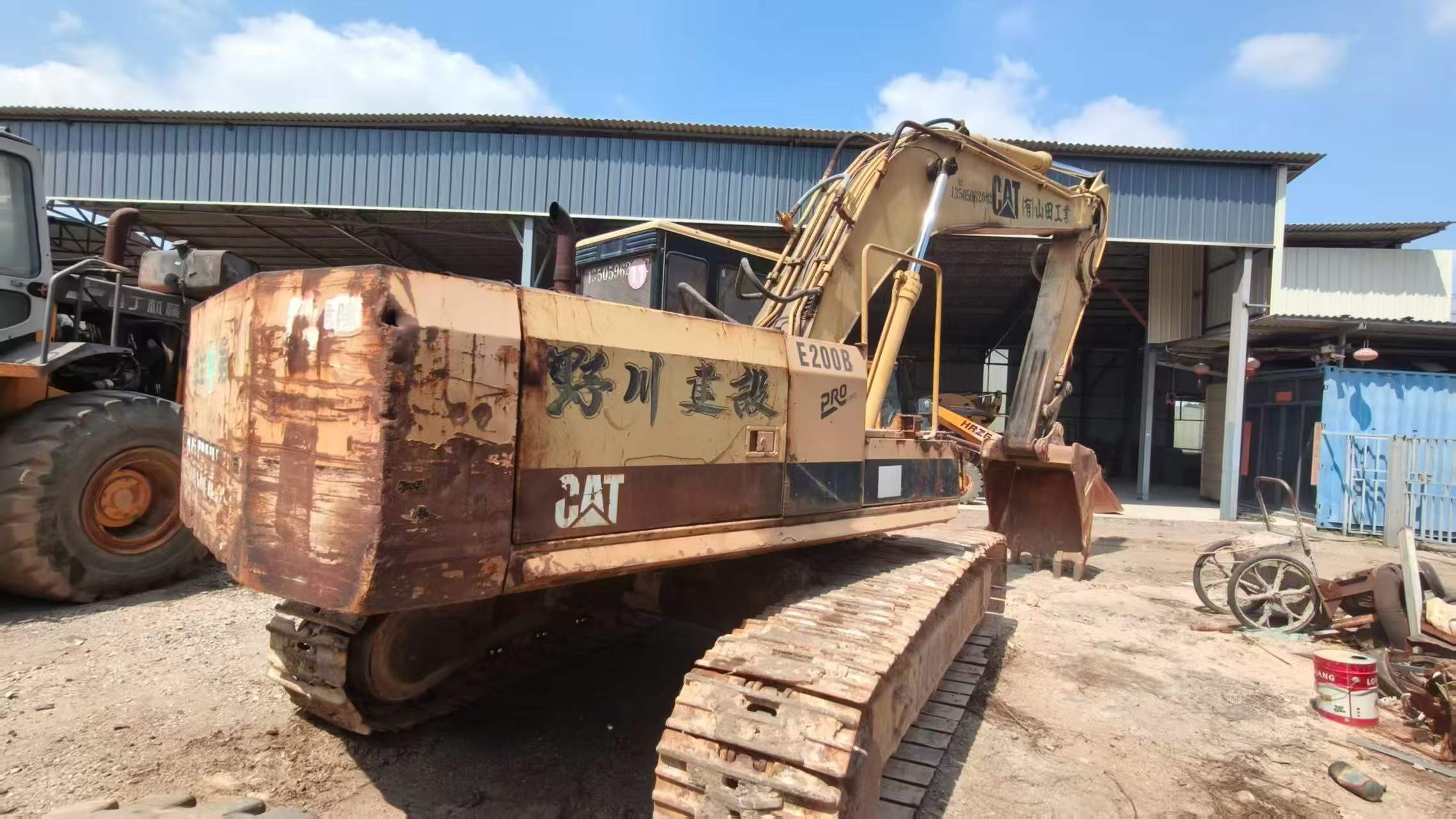 Buy Caterpillar E200B Used Excavator / 3