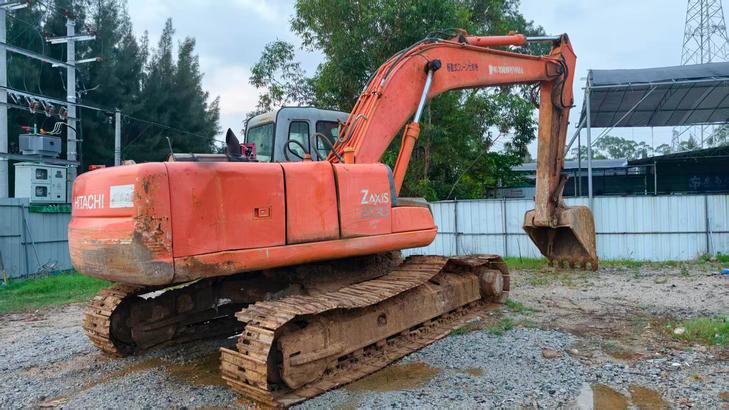 Buy Hitachi ZX200-6 Used Excavator / 1