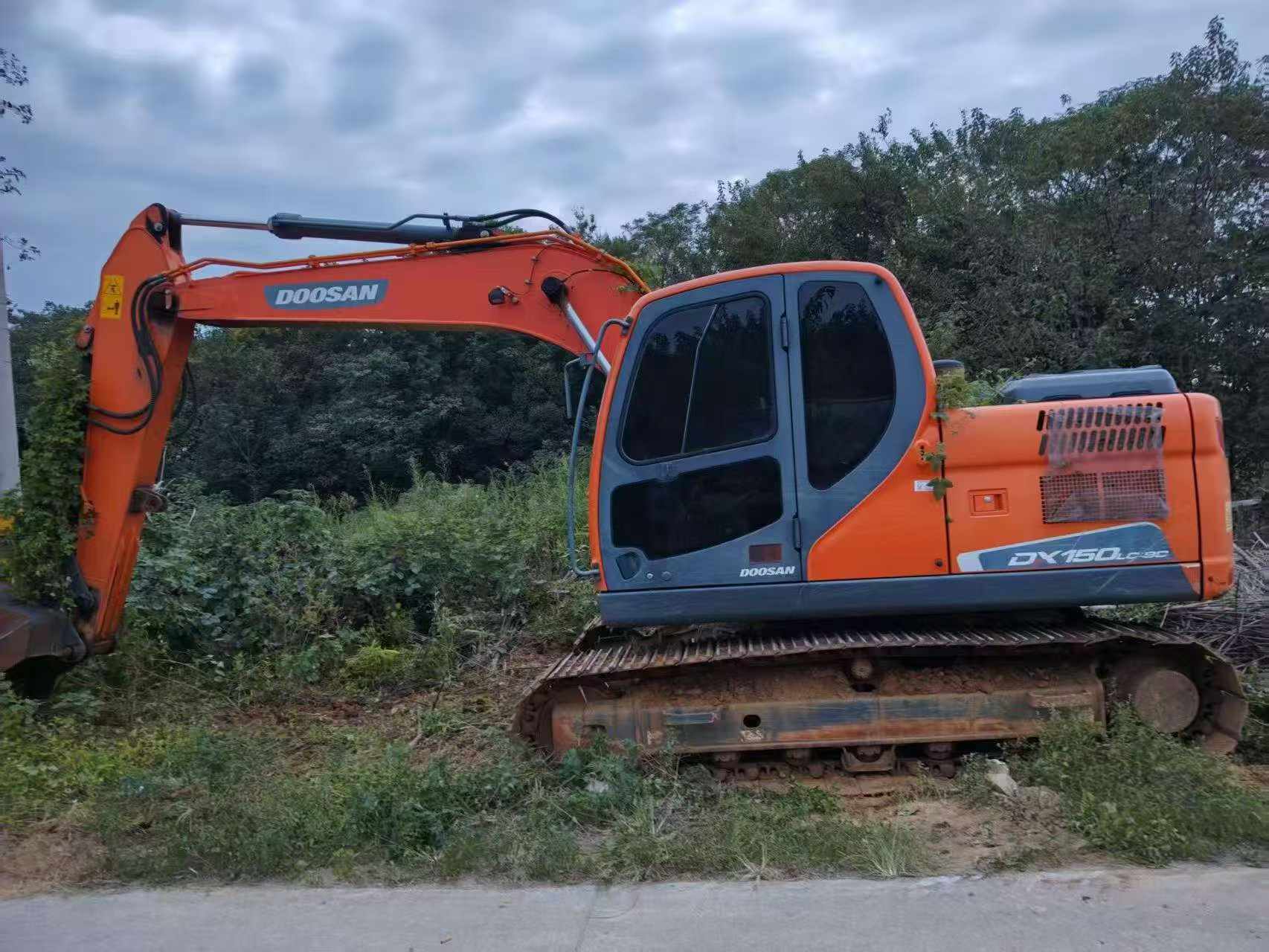 Comprar Doosan DH150 Usado Escavadeira
