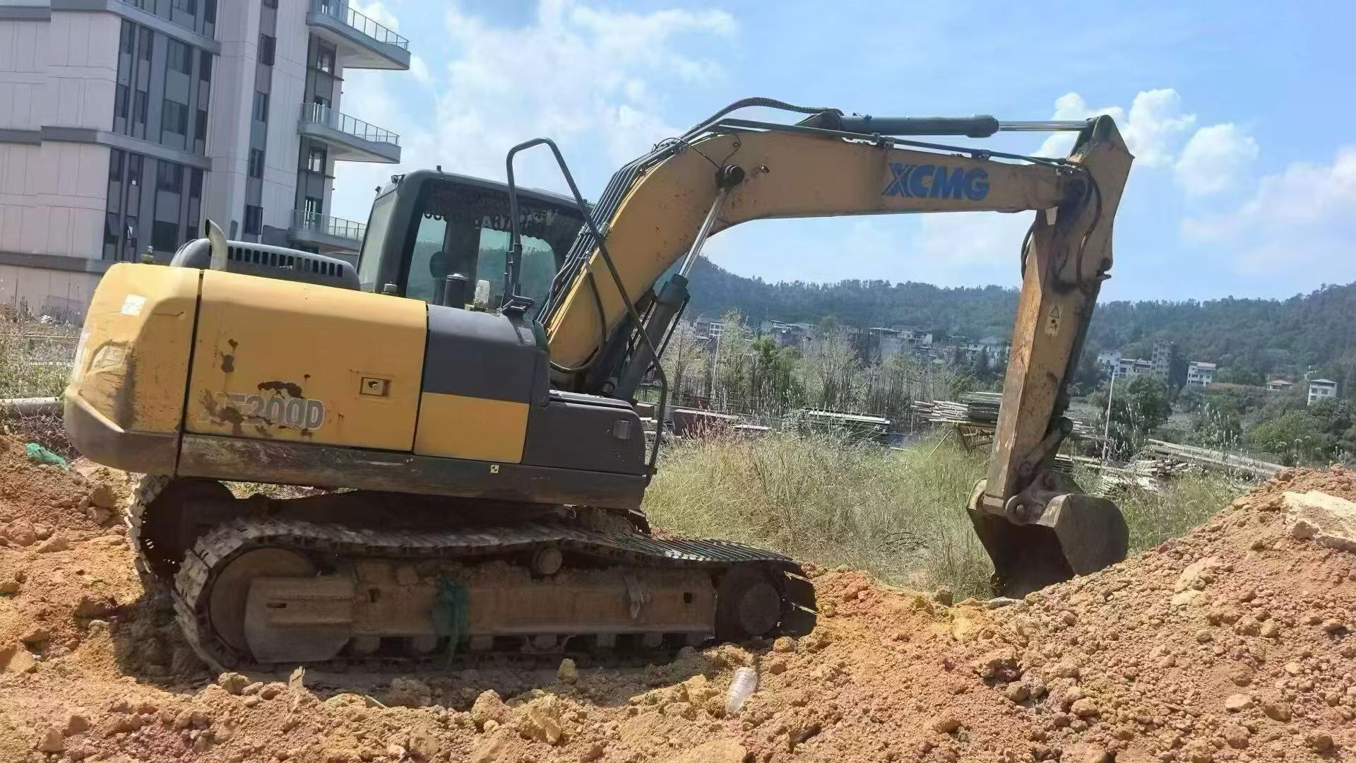Buy XCMG XE150 Used Excavator / 1