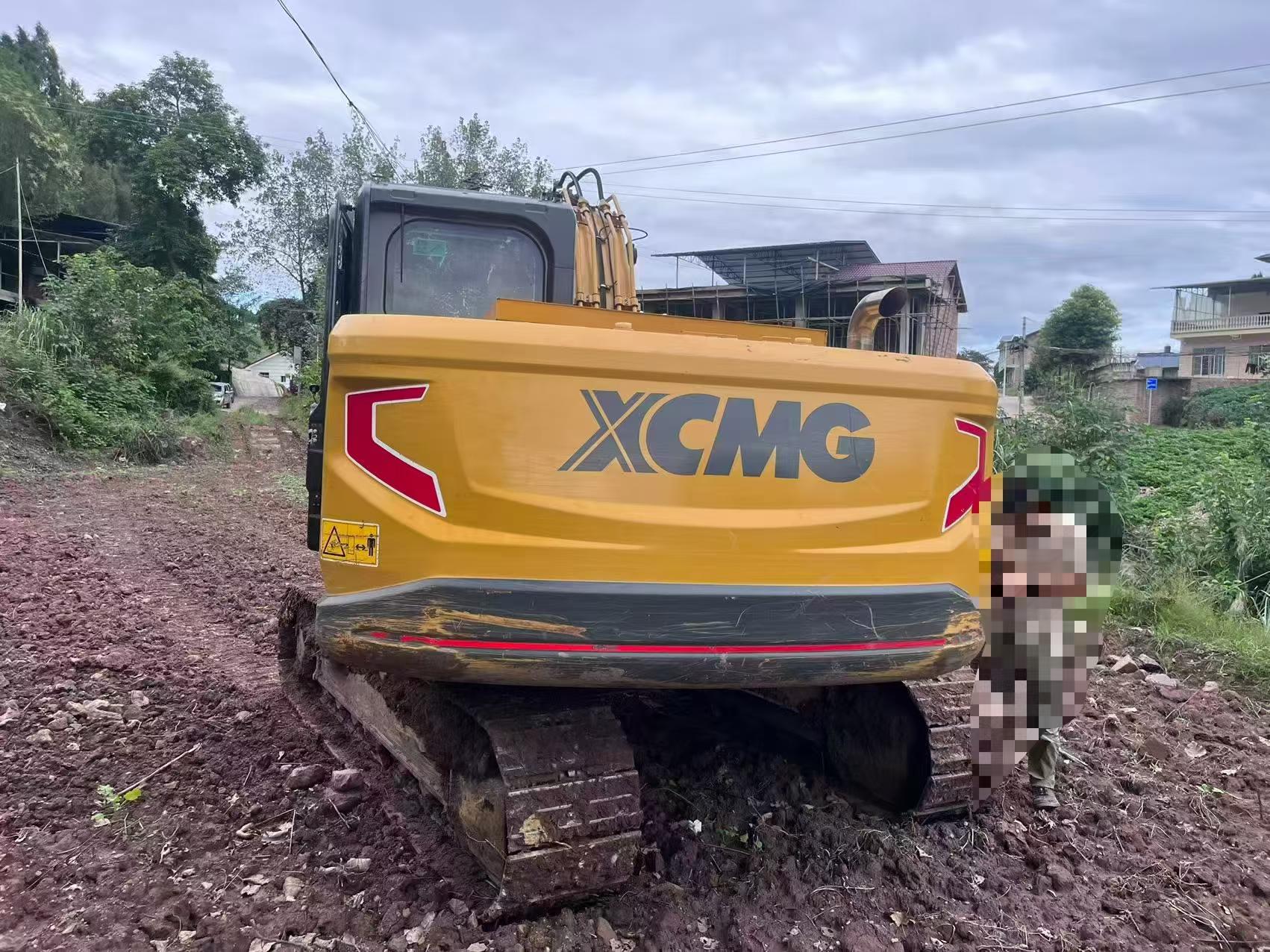Compre Excavadora XCMG XE135B Usada / 2
