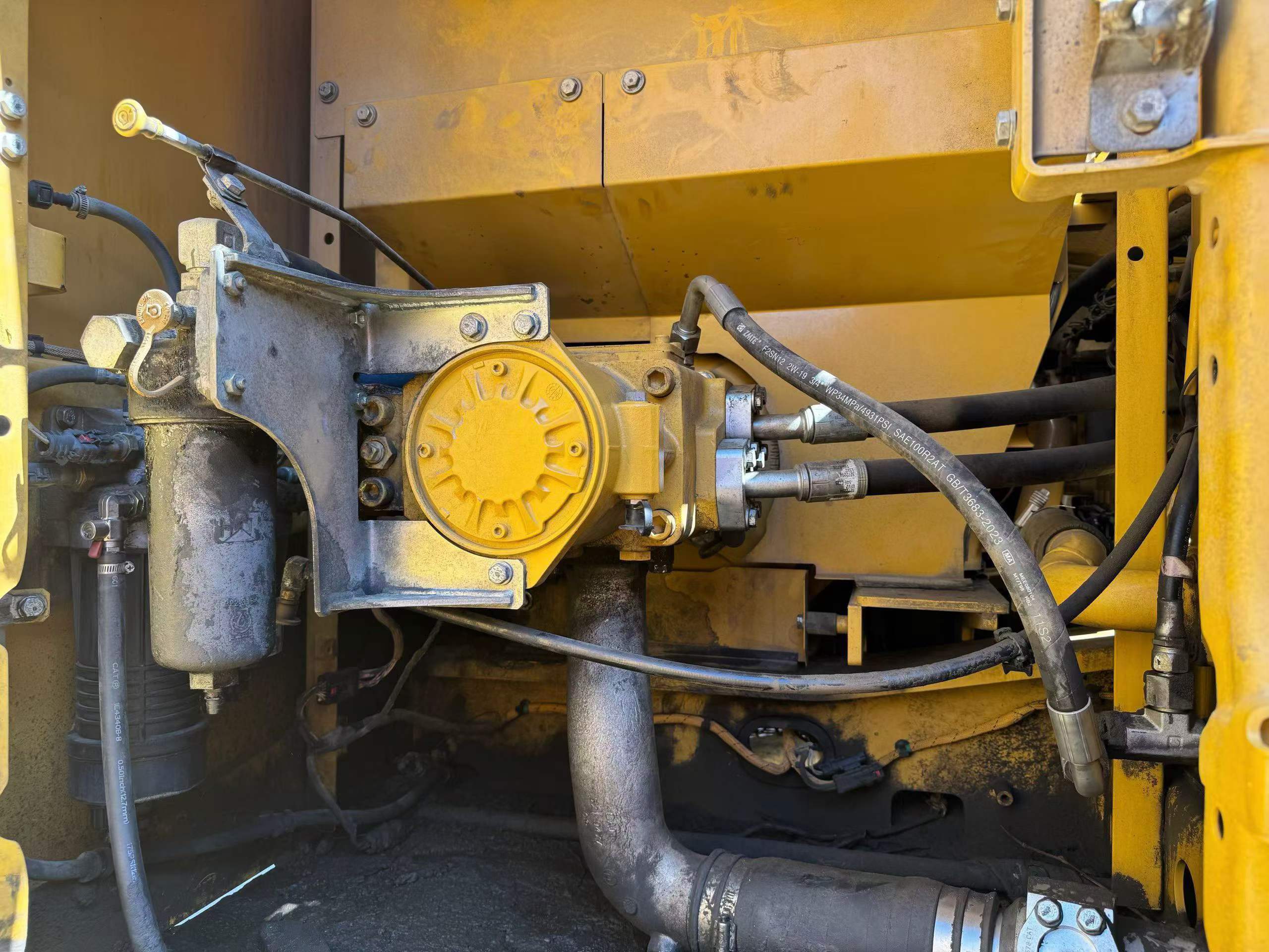 Compre Escavadeira Caterpillar 330B Usada / 2 Compre Escavadeira Caterpillar 330B Usada / 2