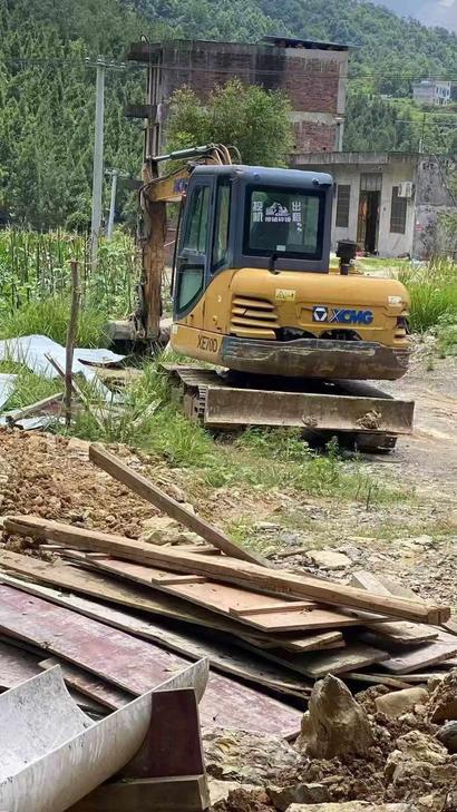 Buy XCMG XE60D Used Excavator / 1