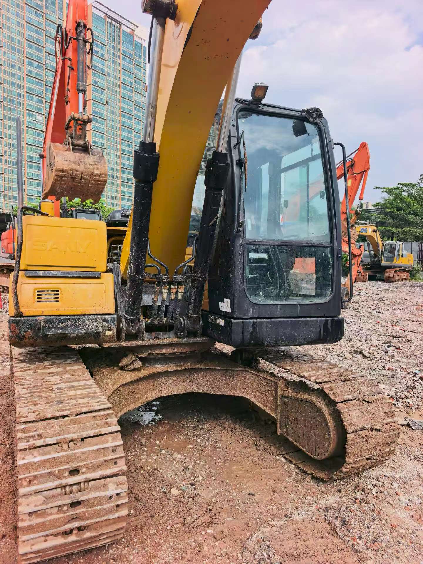 Buy Sany SY125C Used Excavator / 4 Buy Sany SY125C Used Excavator / 4