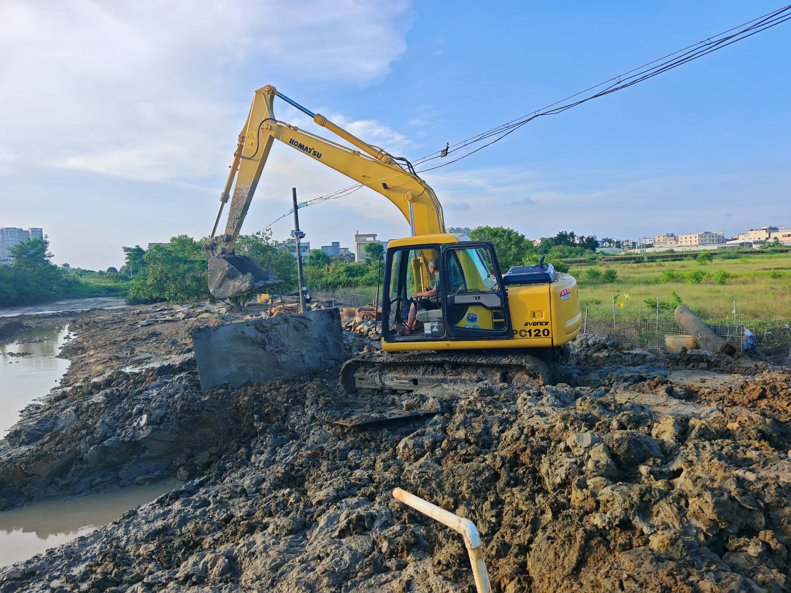 Buy Caterpillar 311C Used Excavator / 5 Buy Caterpillar 311C Used Excavator / 5