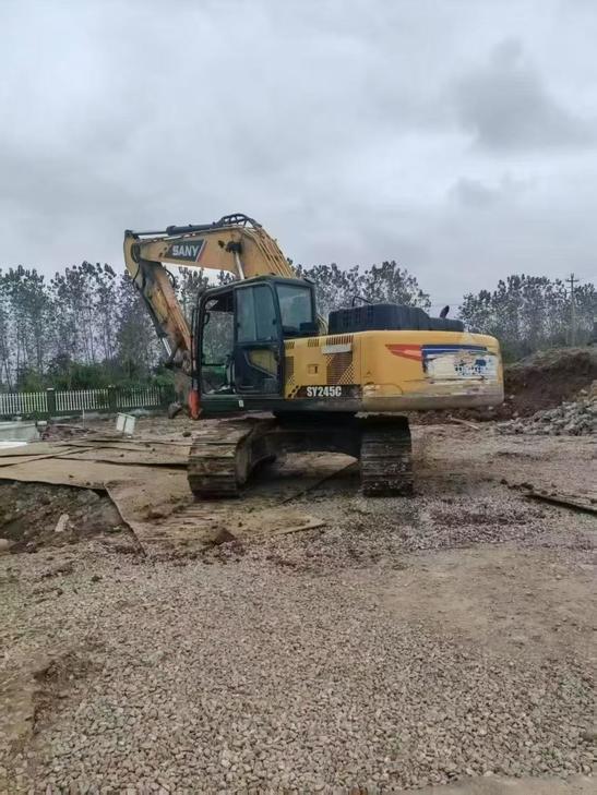 Buy Sany SY200C Used Excavator / 1