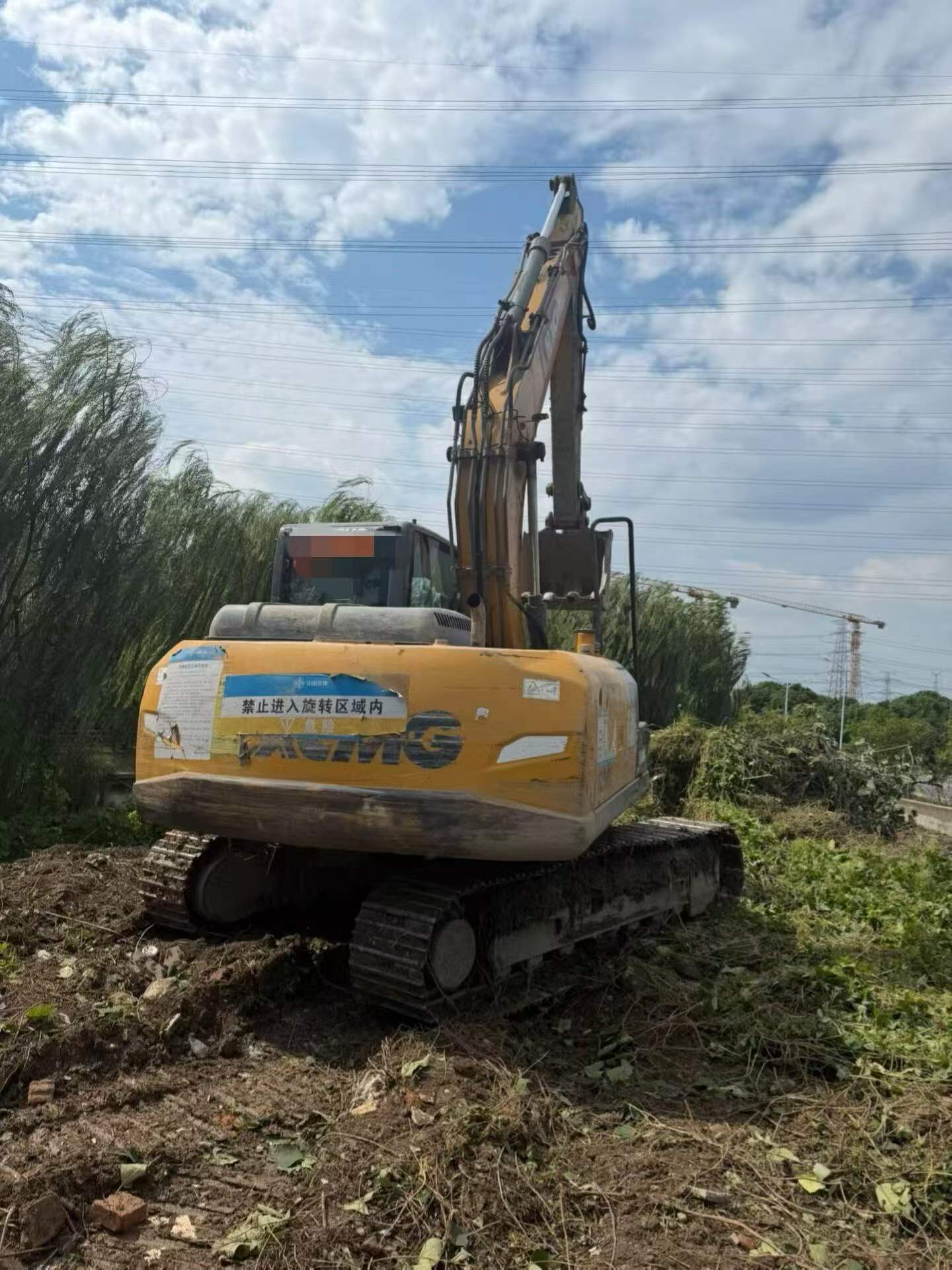 Buy XCMG XE135B Used Excavator / 2