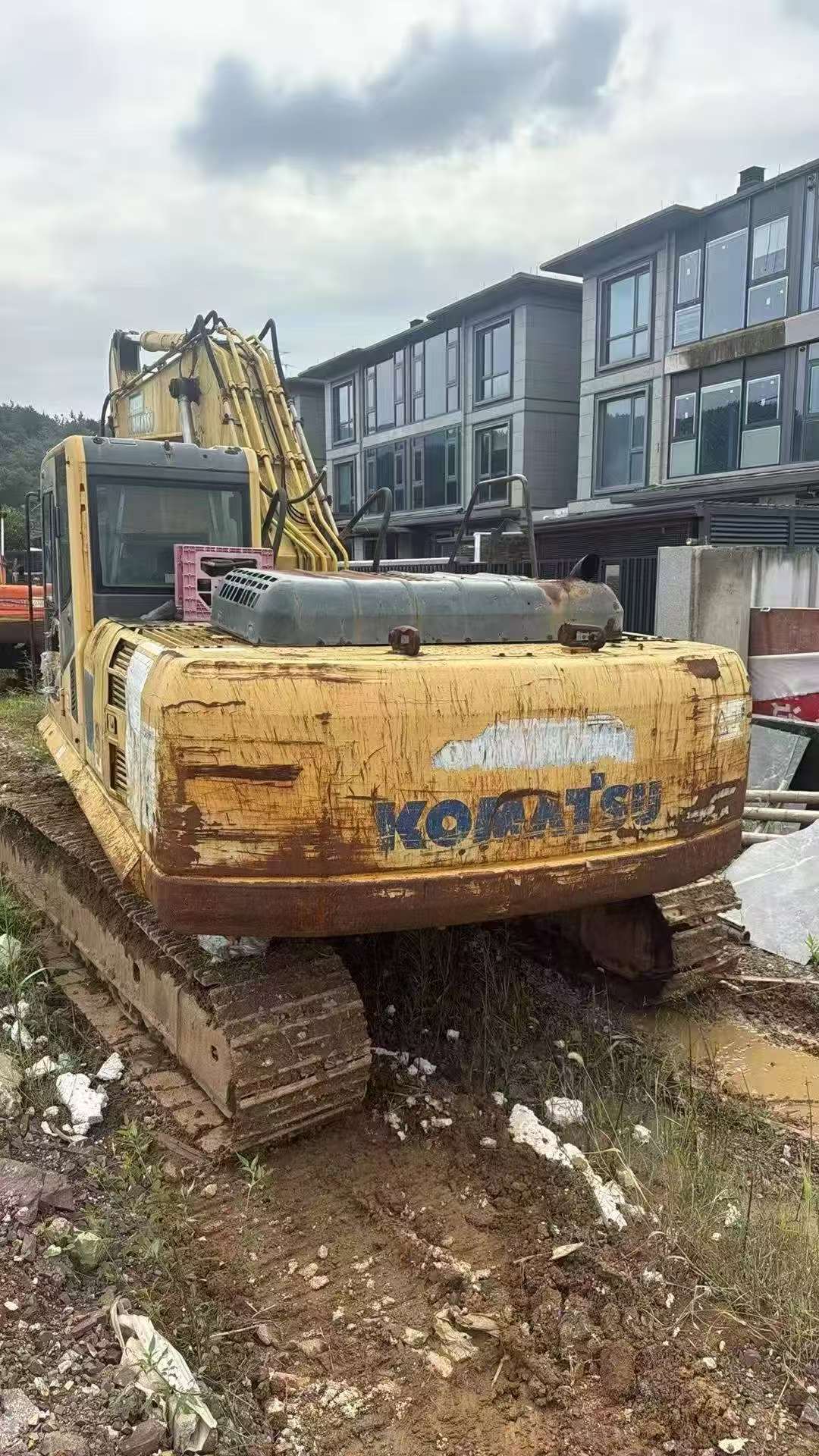Buy Komatsu PC240-6 Used Excavator / 1
