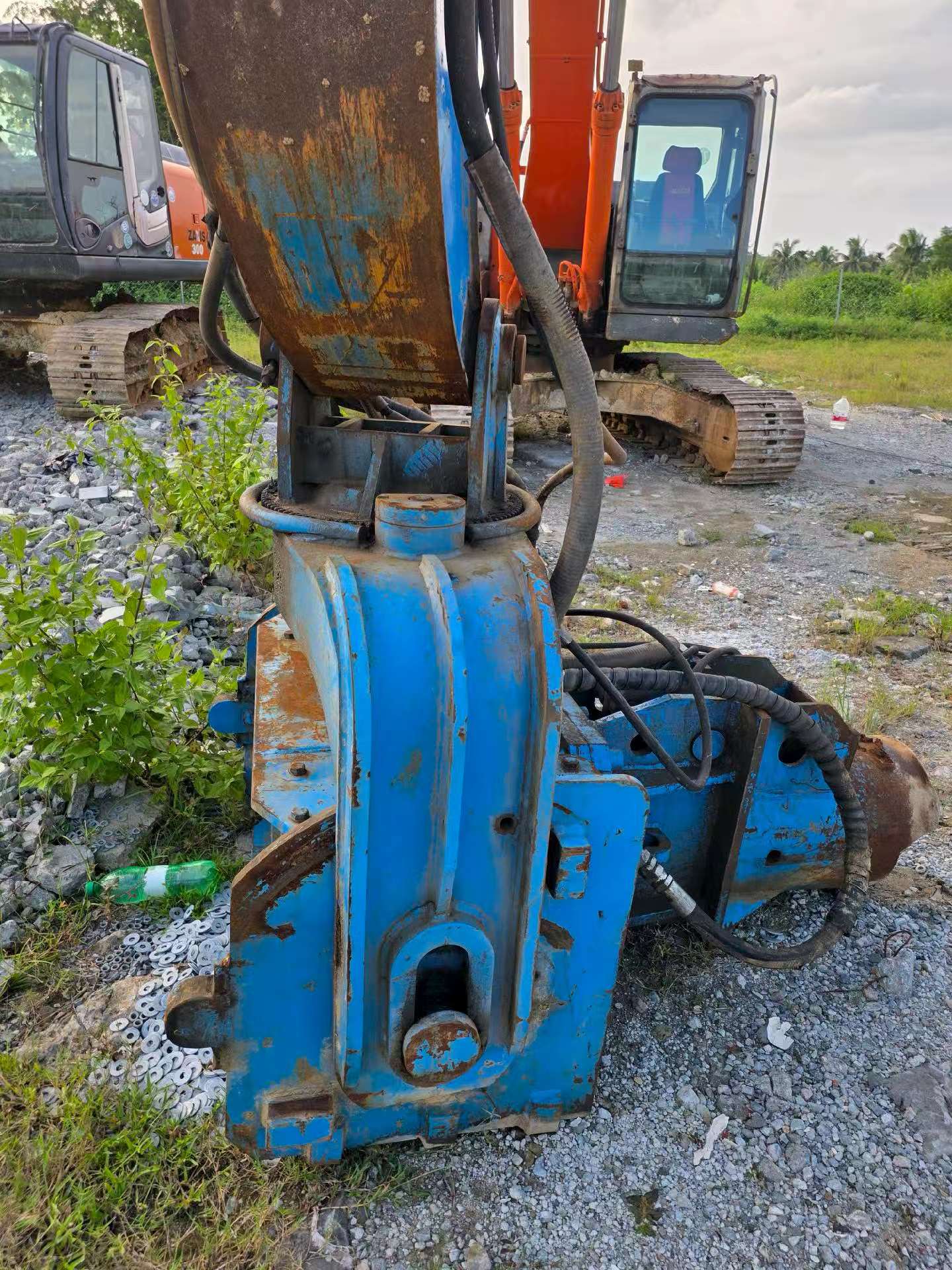 Buy Hitachi ZX240 Used Excavator / 1
