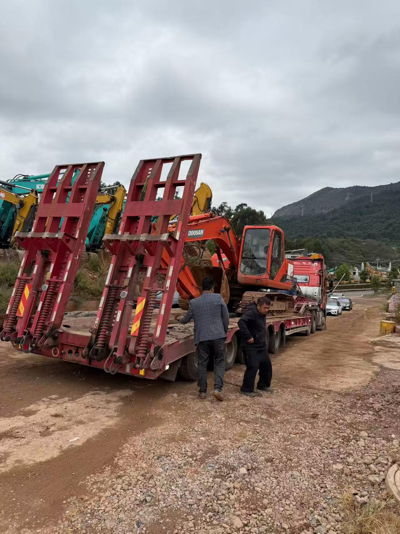 Buy Doosan DH150 Used Excavator / 3 Buy Doosan DH150 Used Excavator / 3