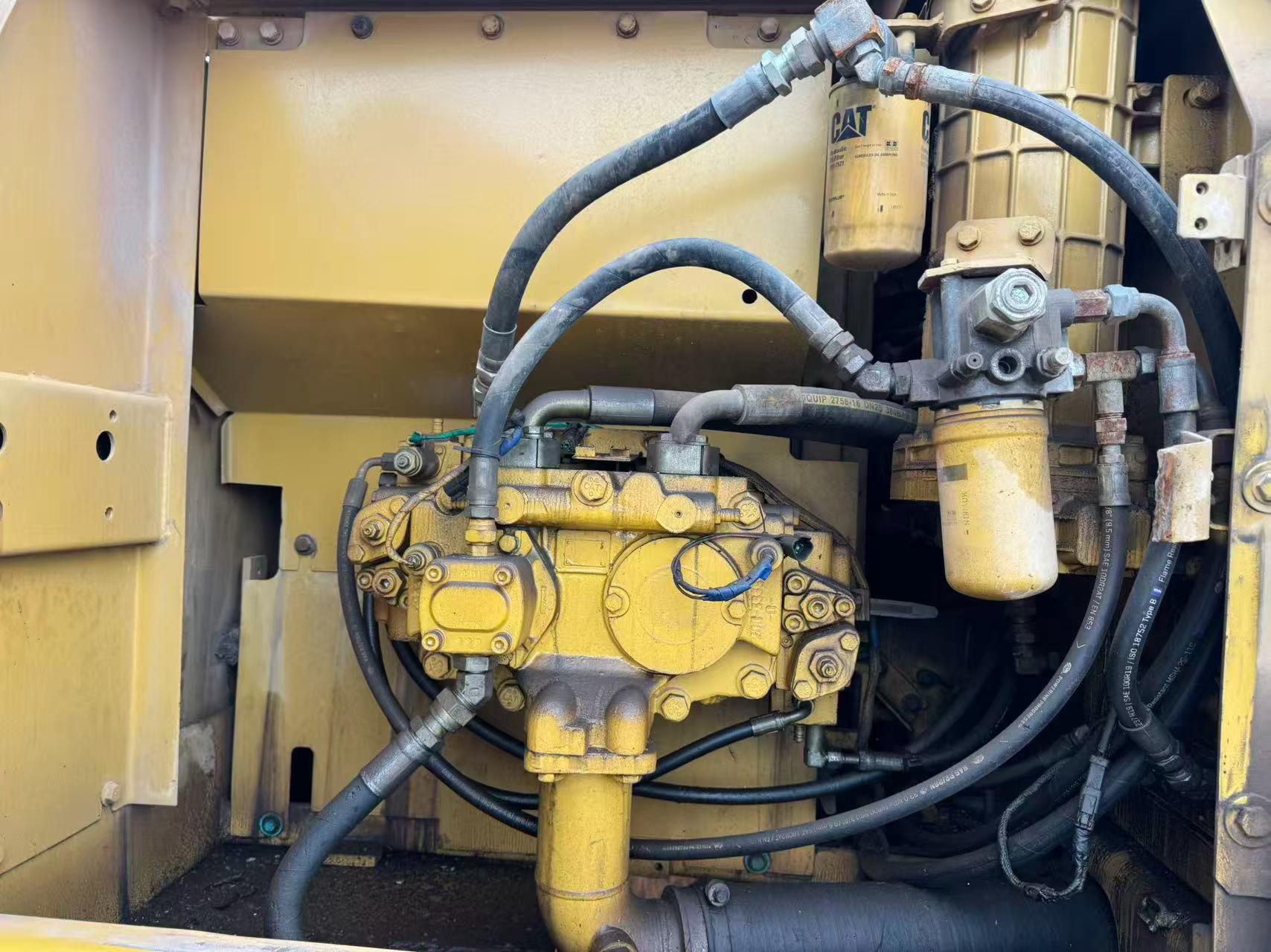 Buy Caterpillar 320D Used Excavator / 1