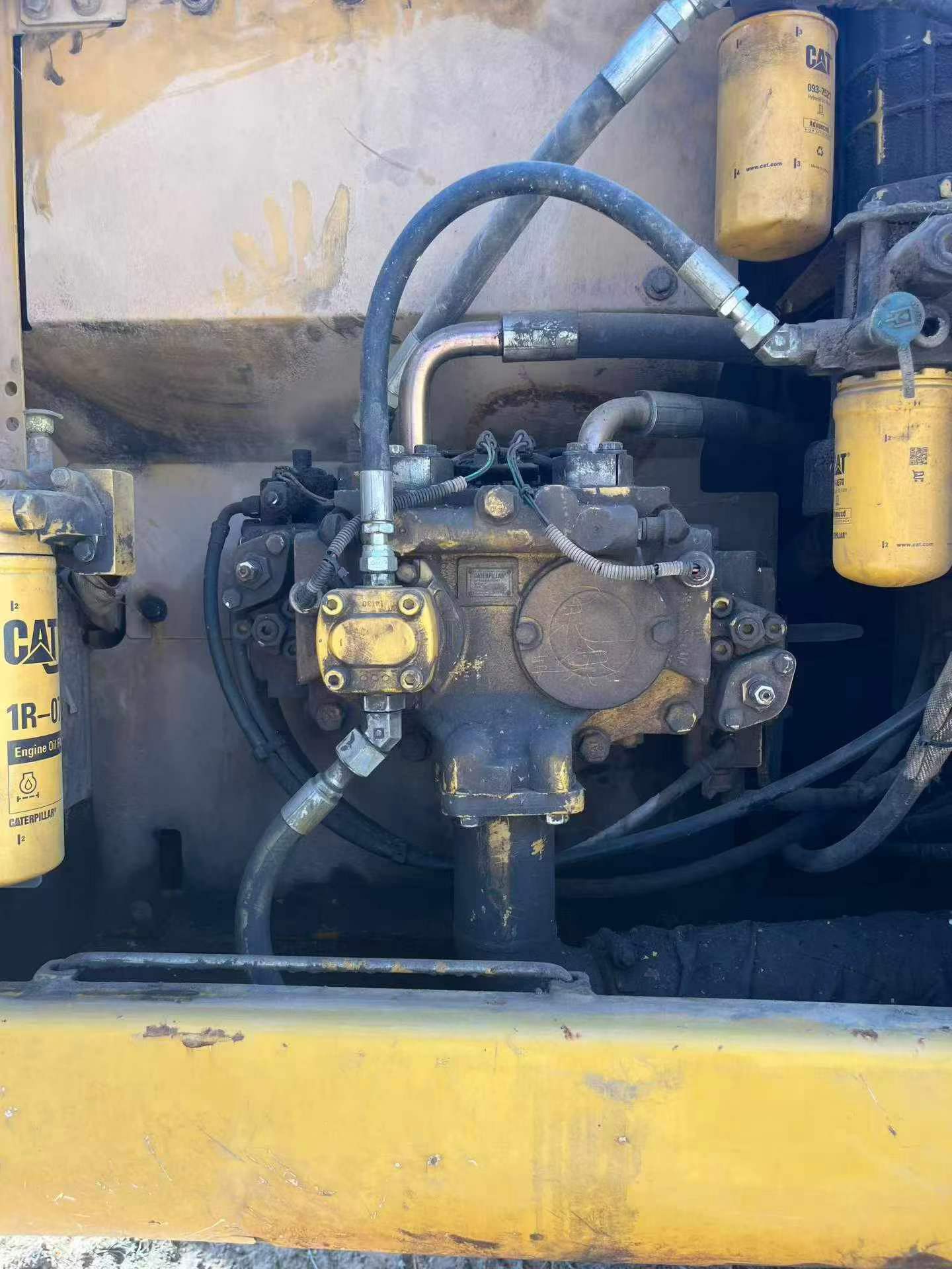Buy Caterpillar 320D Used Excavator / 5