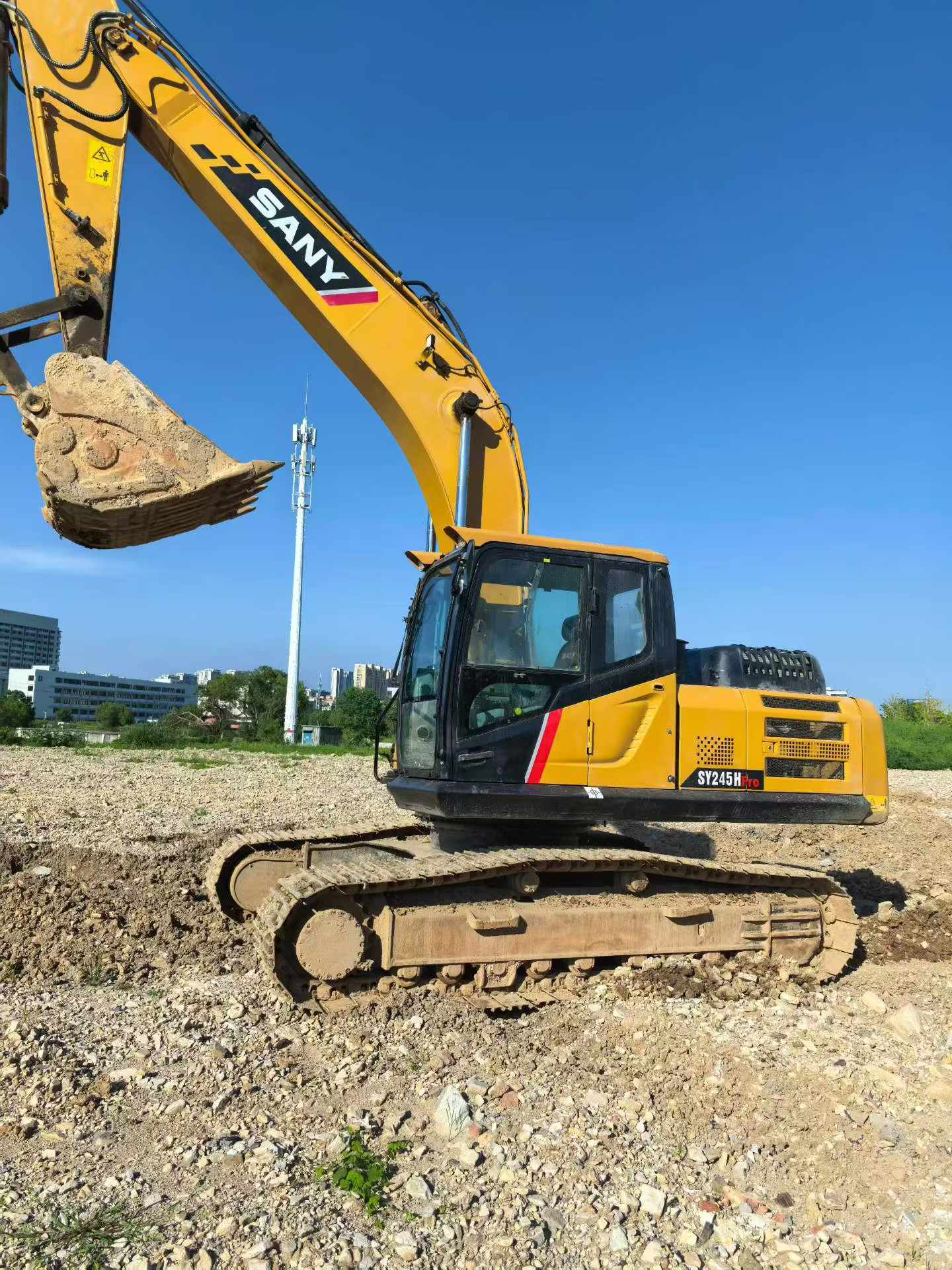 Buy Sany SY245H Used Excavator / 3 Buy Sany SY245H Used Excavator / 3