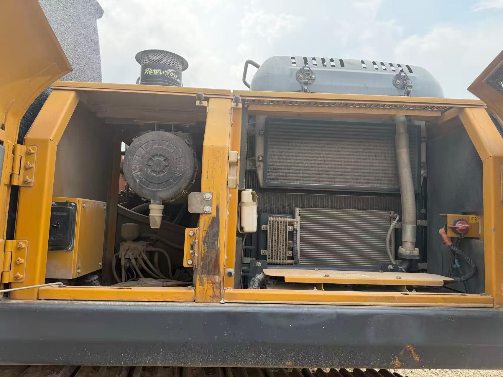 Buy XCMG XE305D Used Excavator / 8