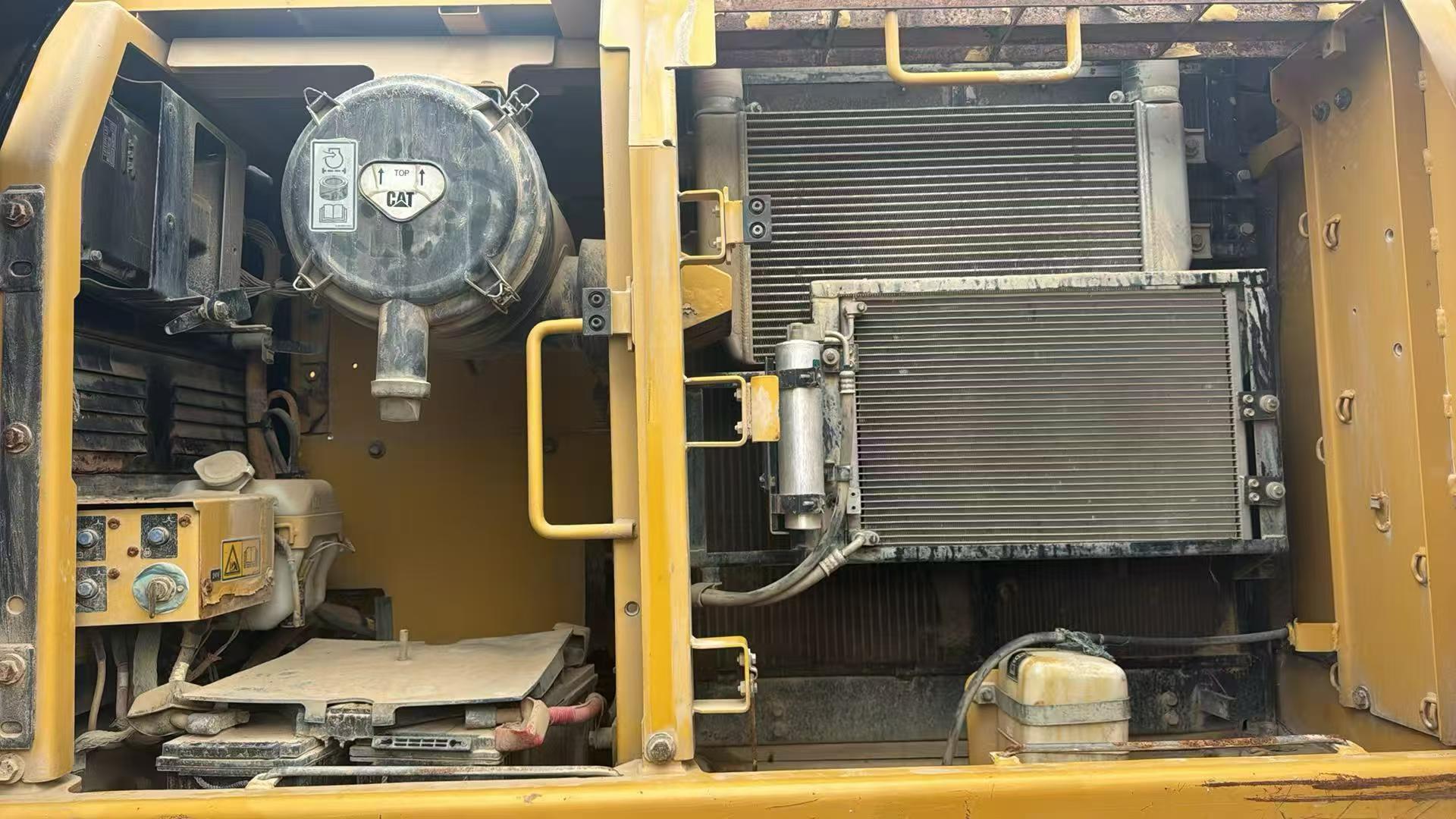 Buy Caterpillar 320D Used Excavator / 9