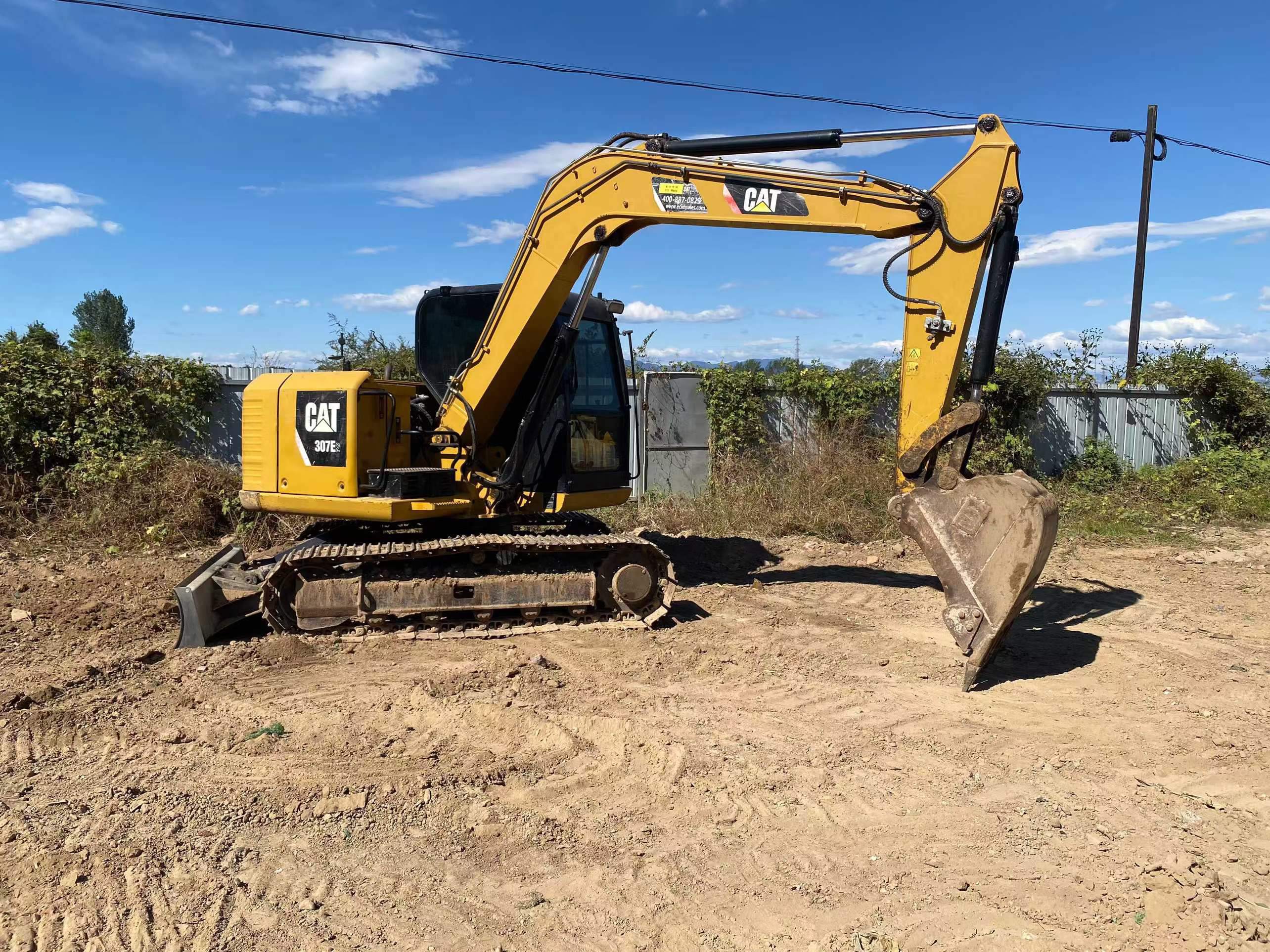 شراء حفارة Caterpillar 307B مستعملة / 6