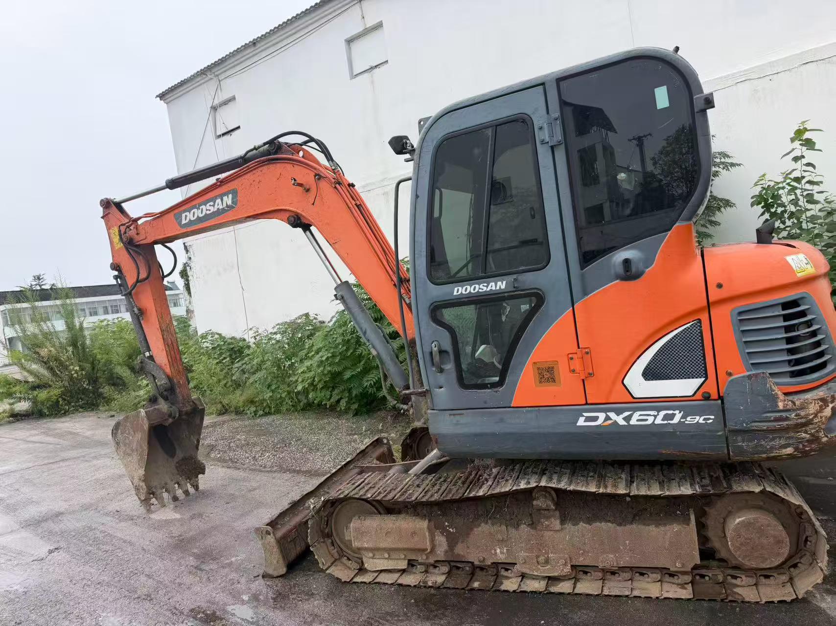 Buy Doosan DH55 Used Excavator / 1