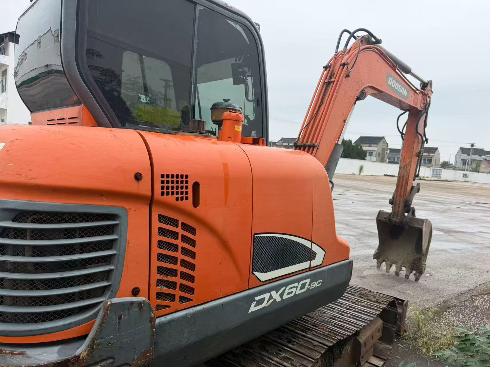 Buy Doosan DH55 Used Excavator / 3 Buy Doosan DH55 Used Excavator / 3