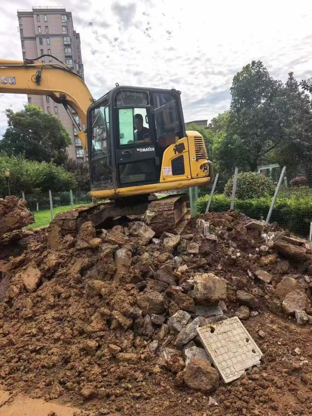 Buy Komatsu PC60-8 Used Excavator / 7