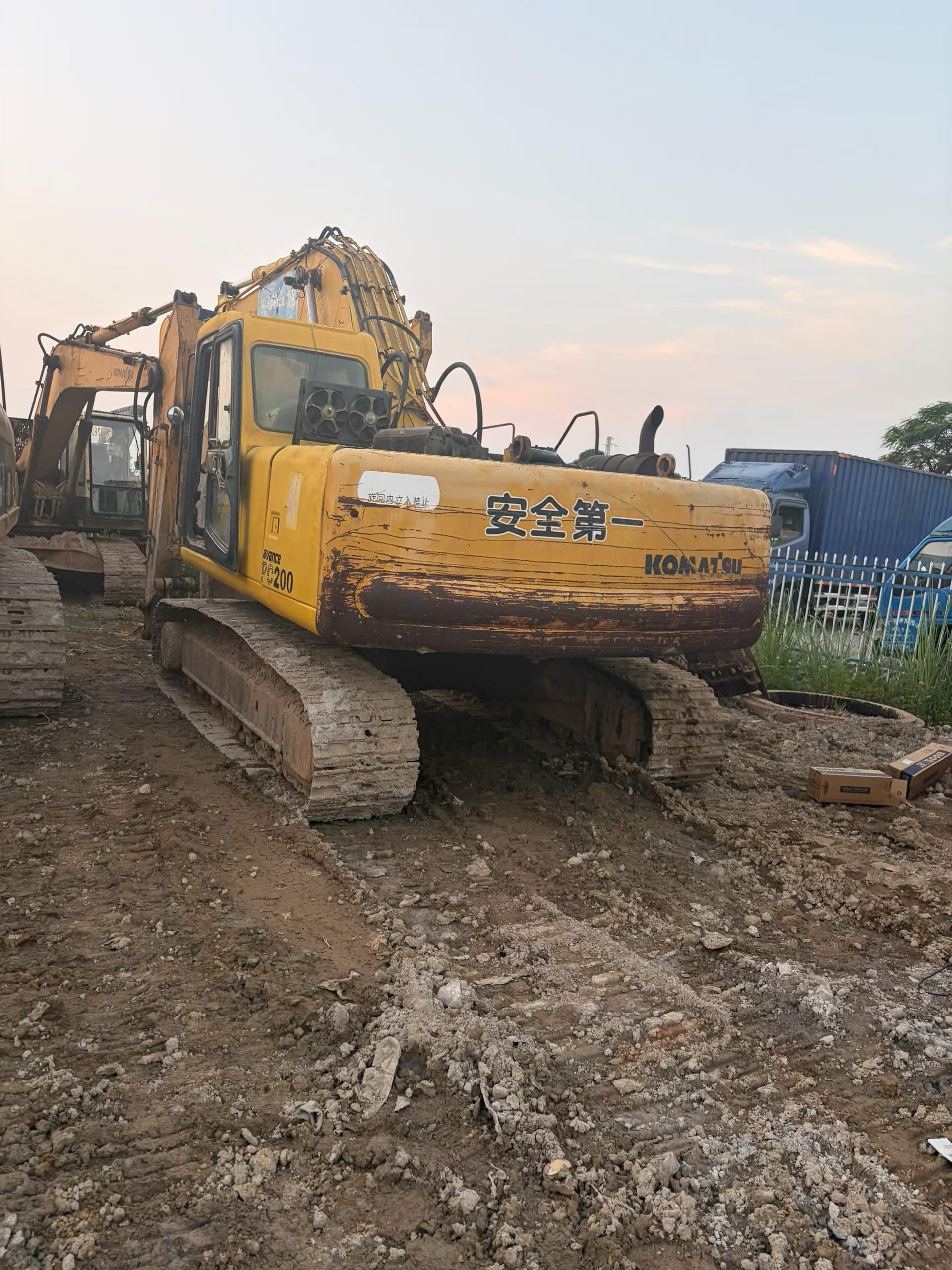 Buy Komatsu Used Excavator / 4 Buy Komatsu Used Excavator / 4