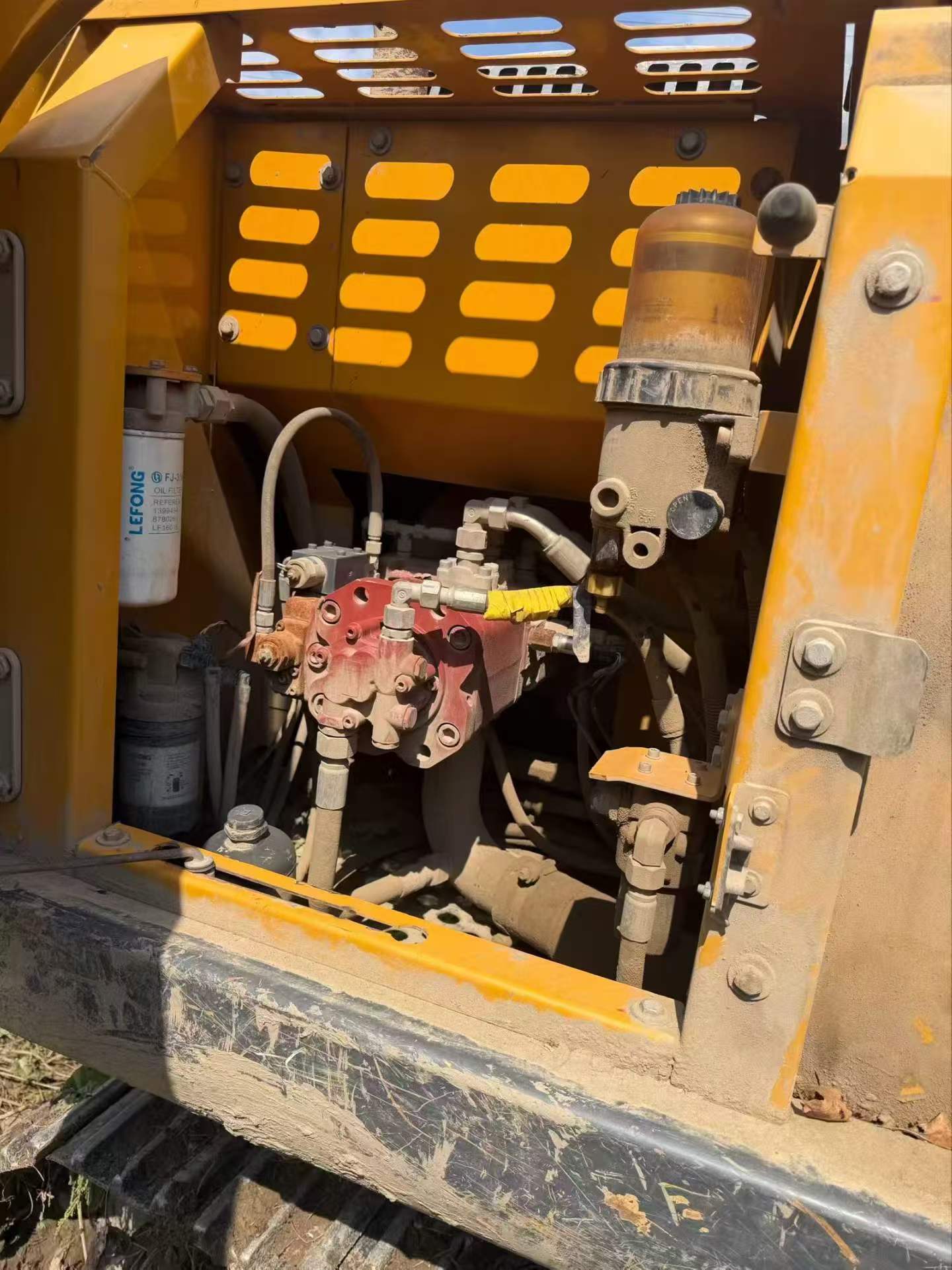 Buy XCMG XE135B Used Excavator / 4