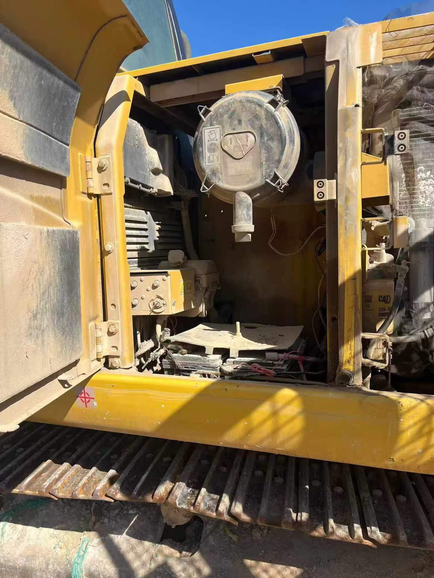 Buy Caterpillar 320D Used Excavator / 8