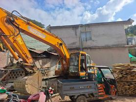 Buy Doosan DH215-9 Used Excavator / 5 Buy Doosan DH215-9 Used Excavator / 5