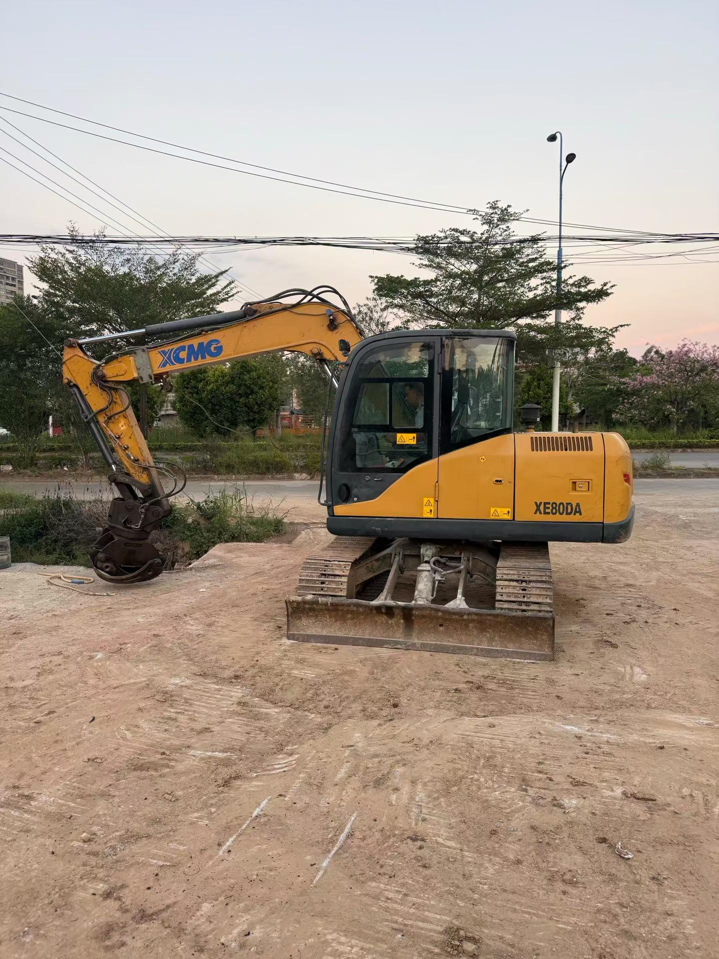 Buy XCMG XE75C Used Excavator / 1