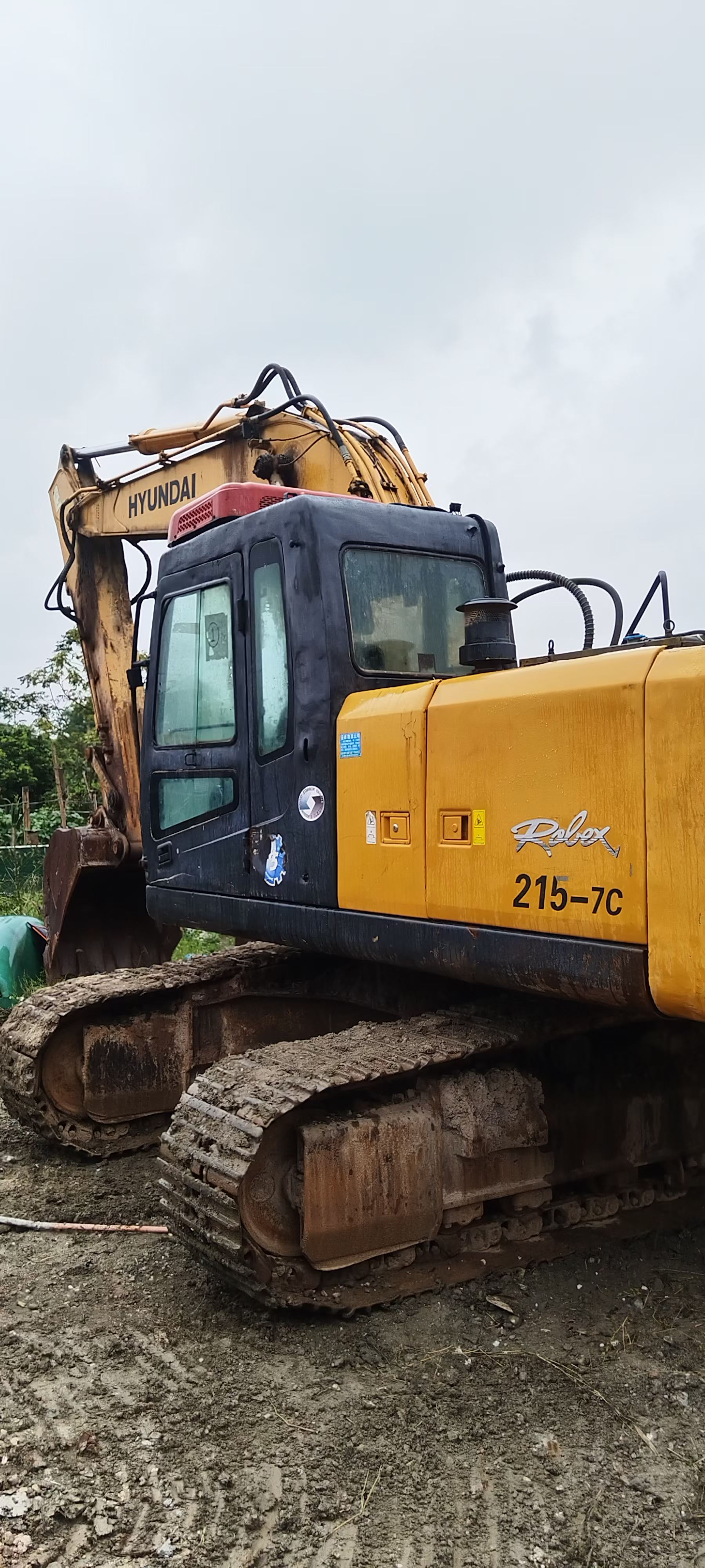 Buy Hyundai R215-7 Used Excavator / 1