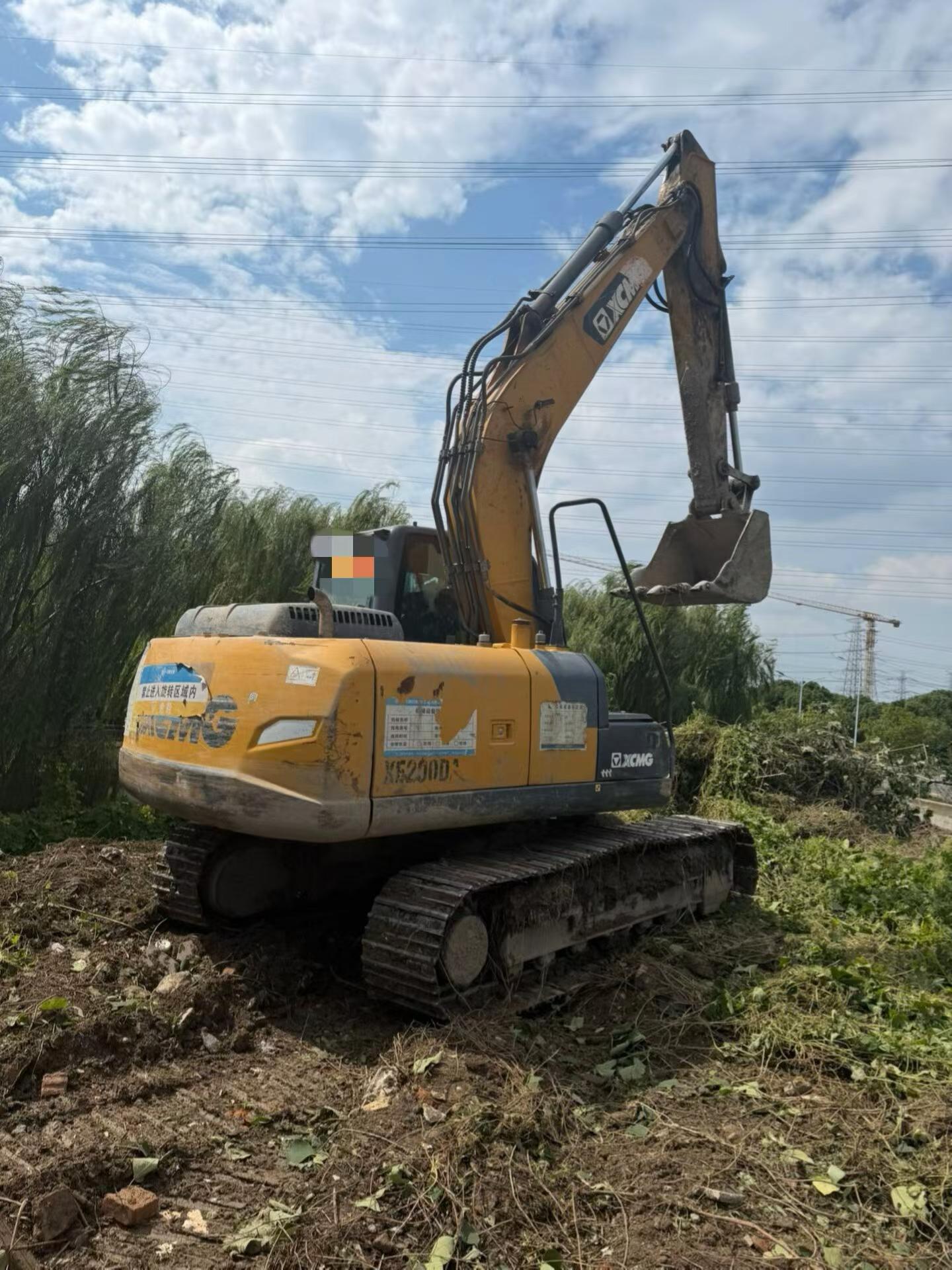 Buy XCMG XE135B Used Excavator / 2 Buy XCMG XE135B Used Excavator / 2