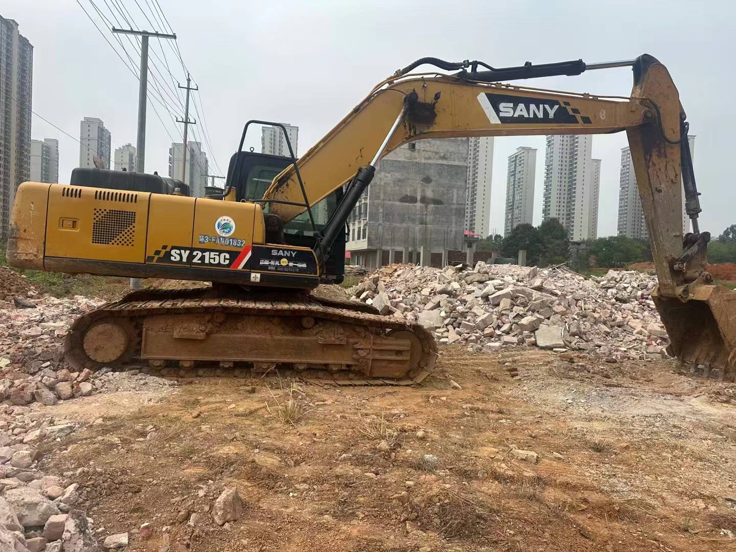 Buy Sany SY195C Used Excavator / 3 Buy Sany SY195C Used Excavator / 3