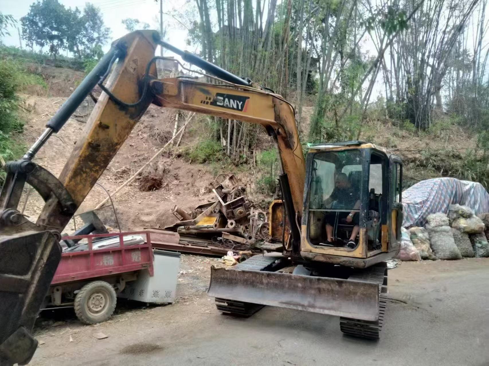 Buy Sany SY65C Used Excavator / 1