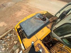 Buy Kato HD512-6 Used Excavator / 3 Buy Kato HD512-6 Used Excavator / 3