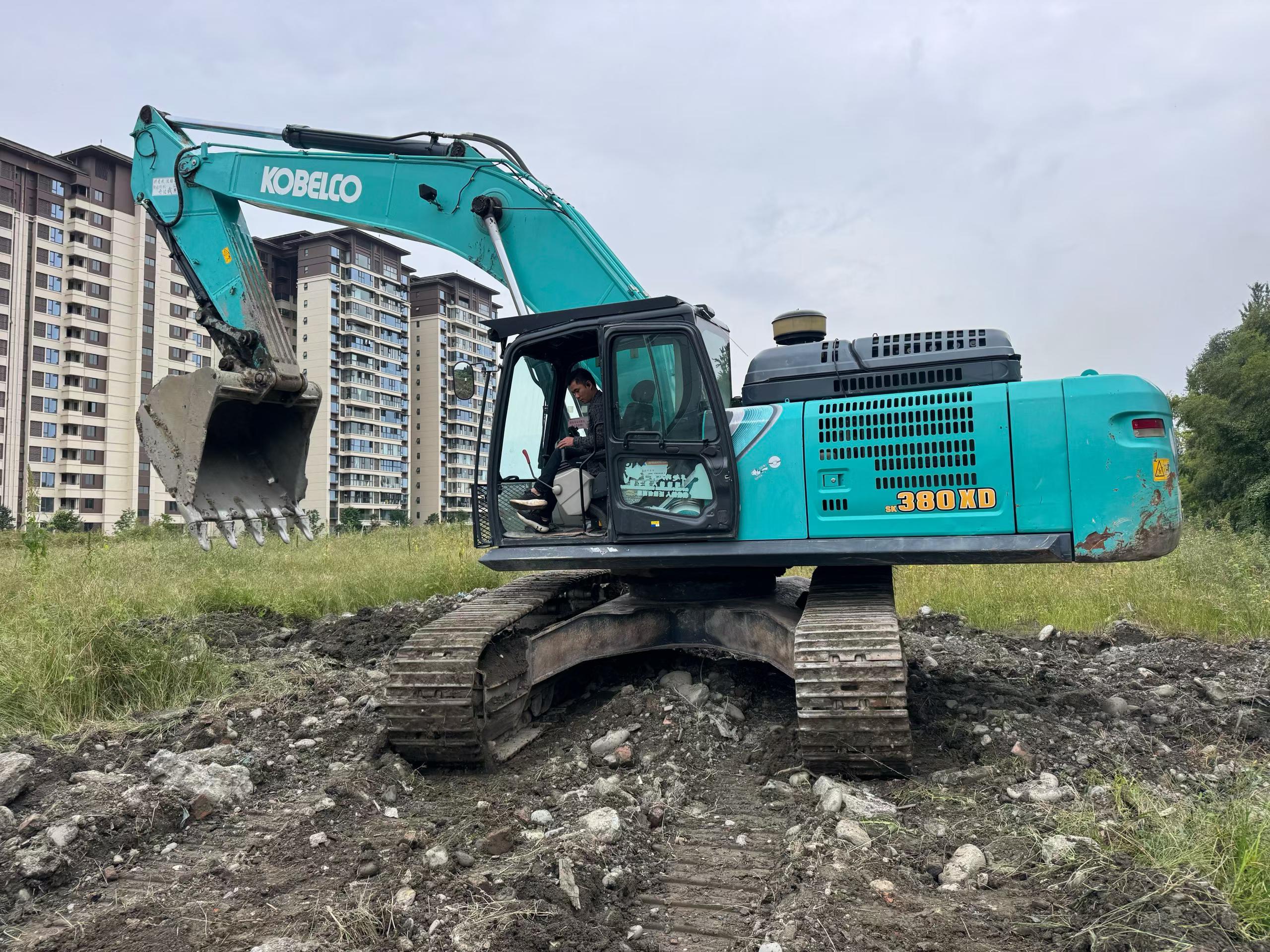Buy Kobelco SK380D Used Excavator / 1