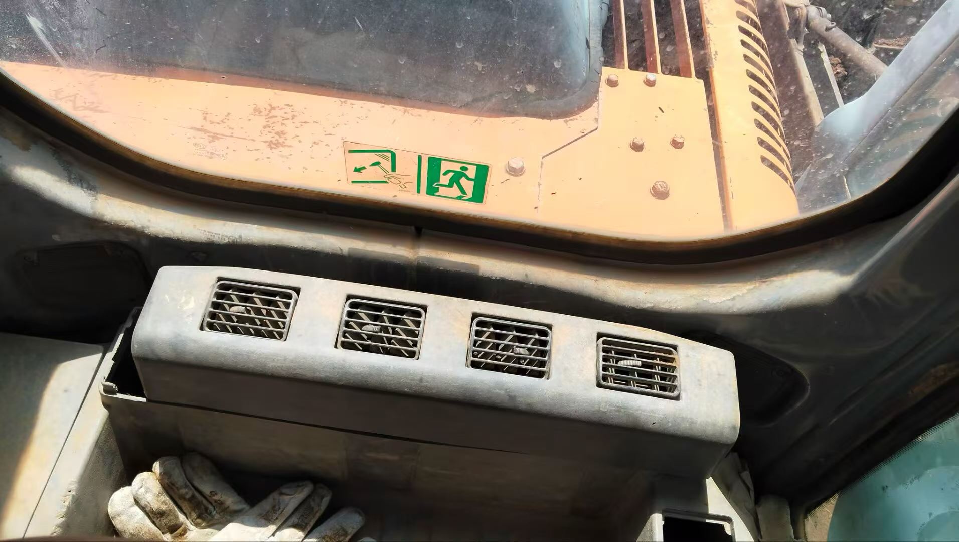Buy Hitachi EX120-6 Used Excavator / 8 Buy Hitachi EX120-6 Used Excavator / 8