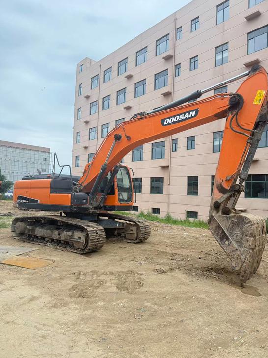 Buy Doosan DX215-9C Used Excavator / 1