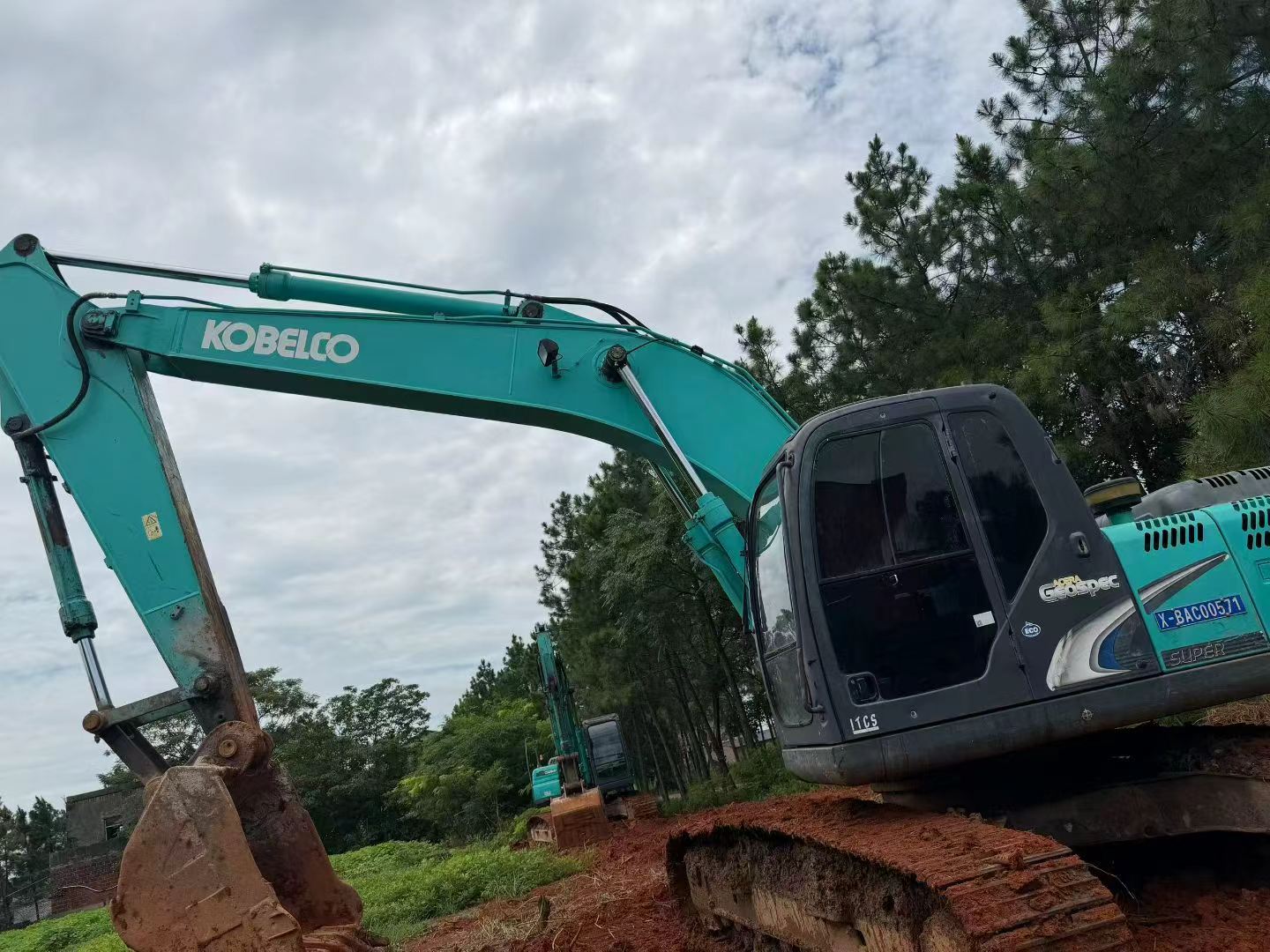 Buy Kobelco SK210 Used Excavator / 3 Buy Kobelco SK210 Used Excavator / 3