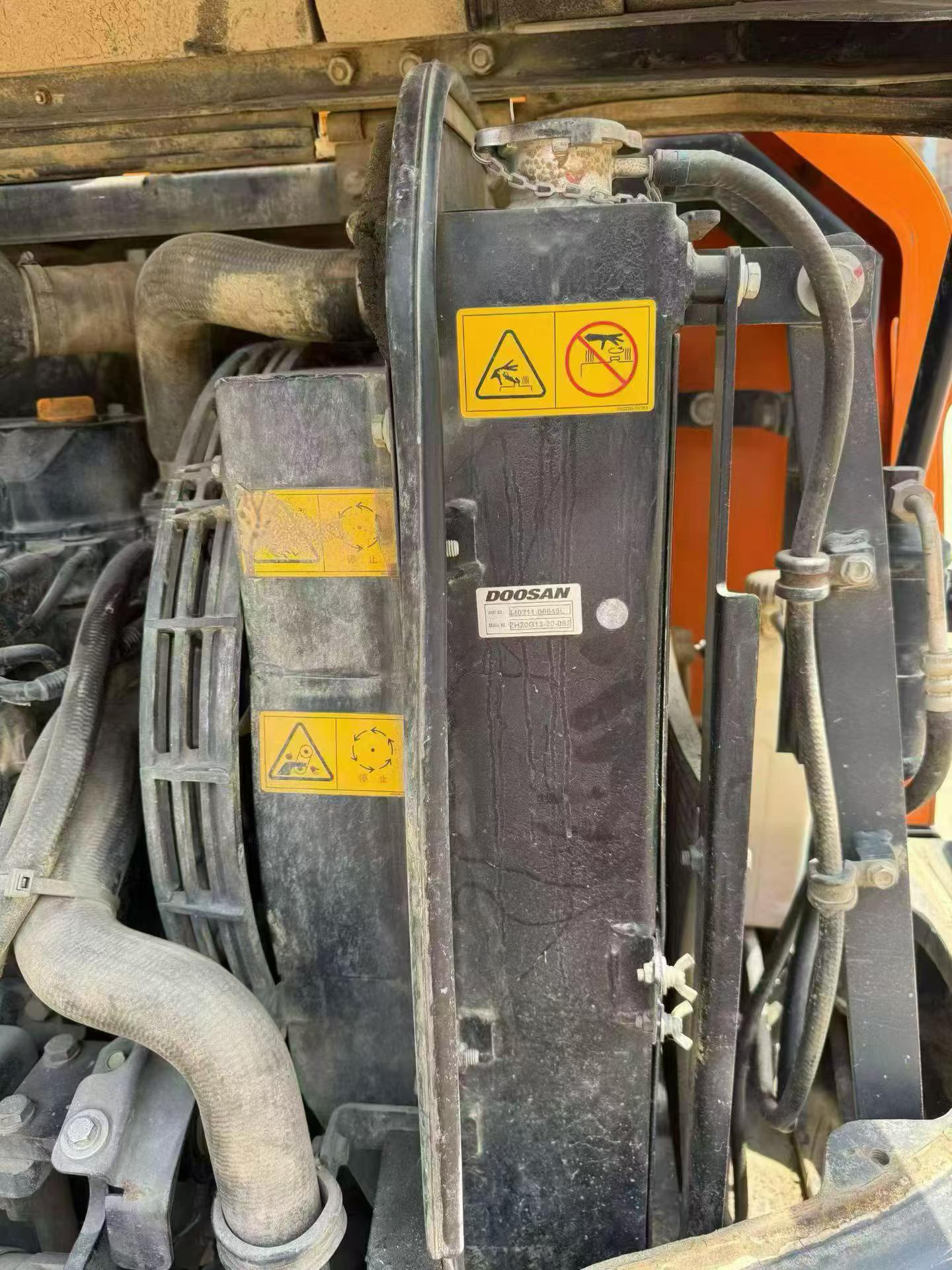 Compre Escavadeira Doosan DH60-7 Usada / 5