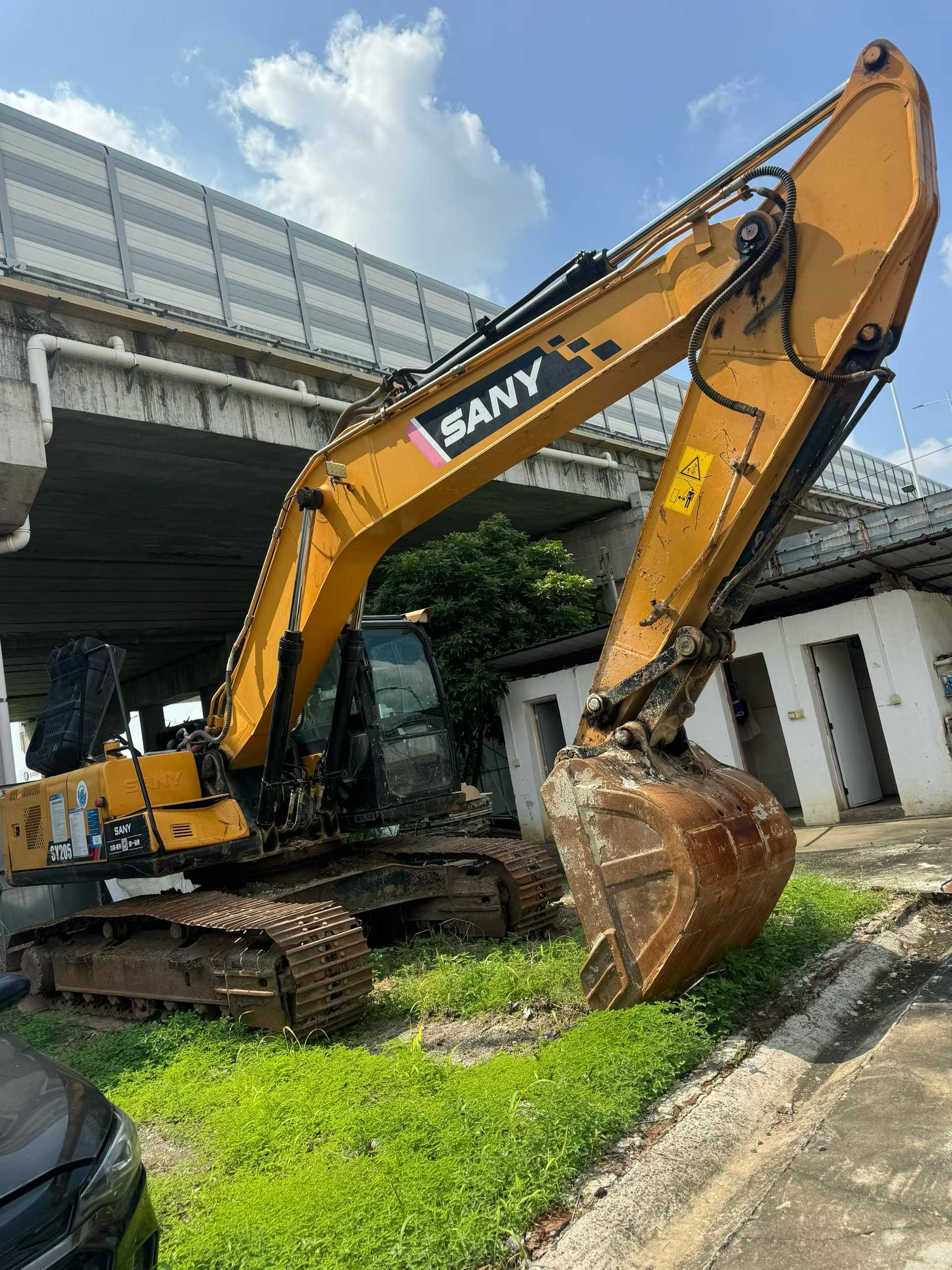 Buy Sany SY205C Used Excavator / 1