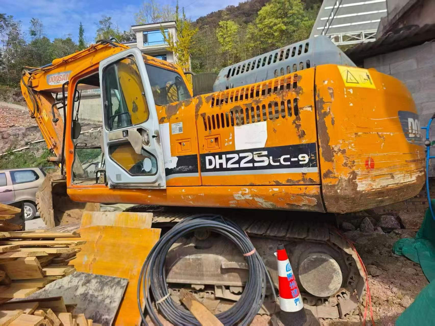 Buy Doosan DH215-9 Used Excavator / 1