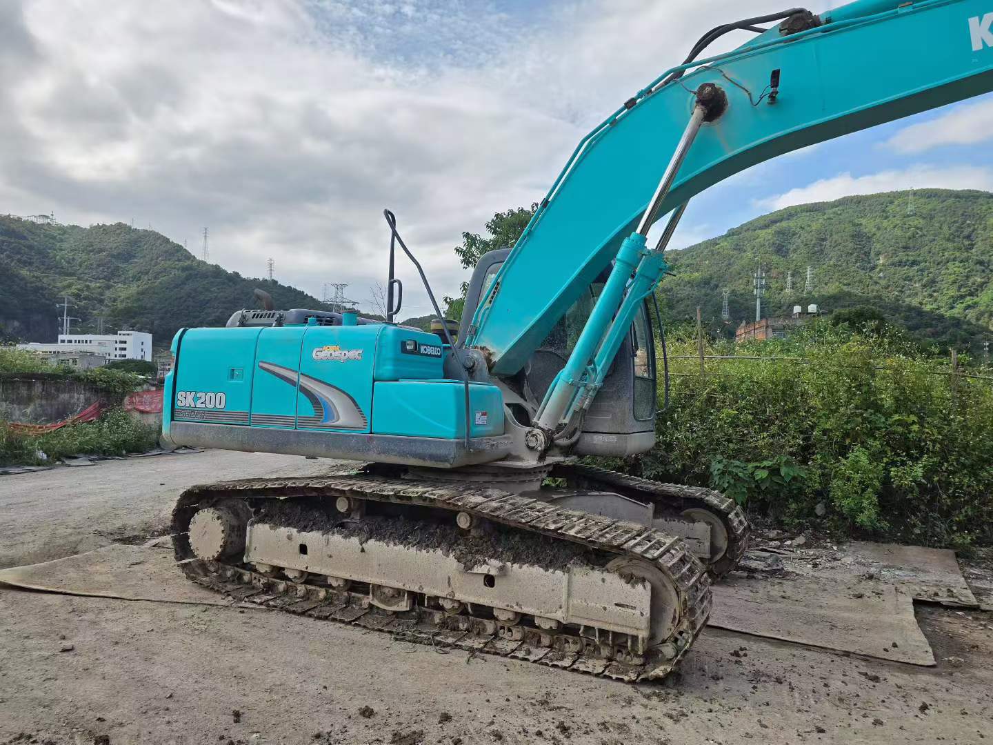 Buy Kobelco SK2008 Used Excavator / 2 Buy Kobelco SK2008 Used Excavator / 2