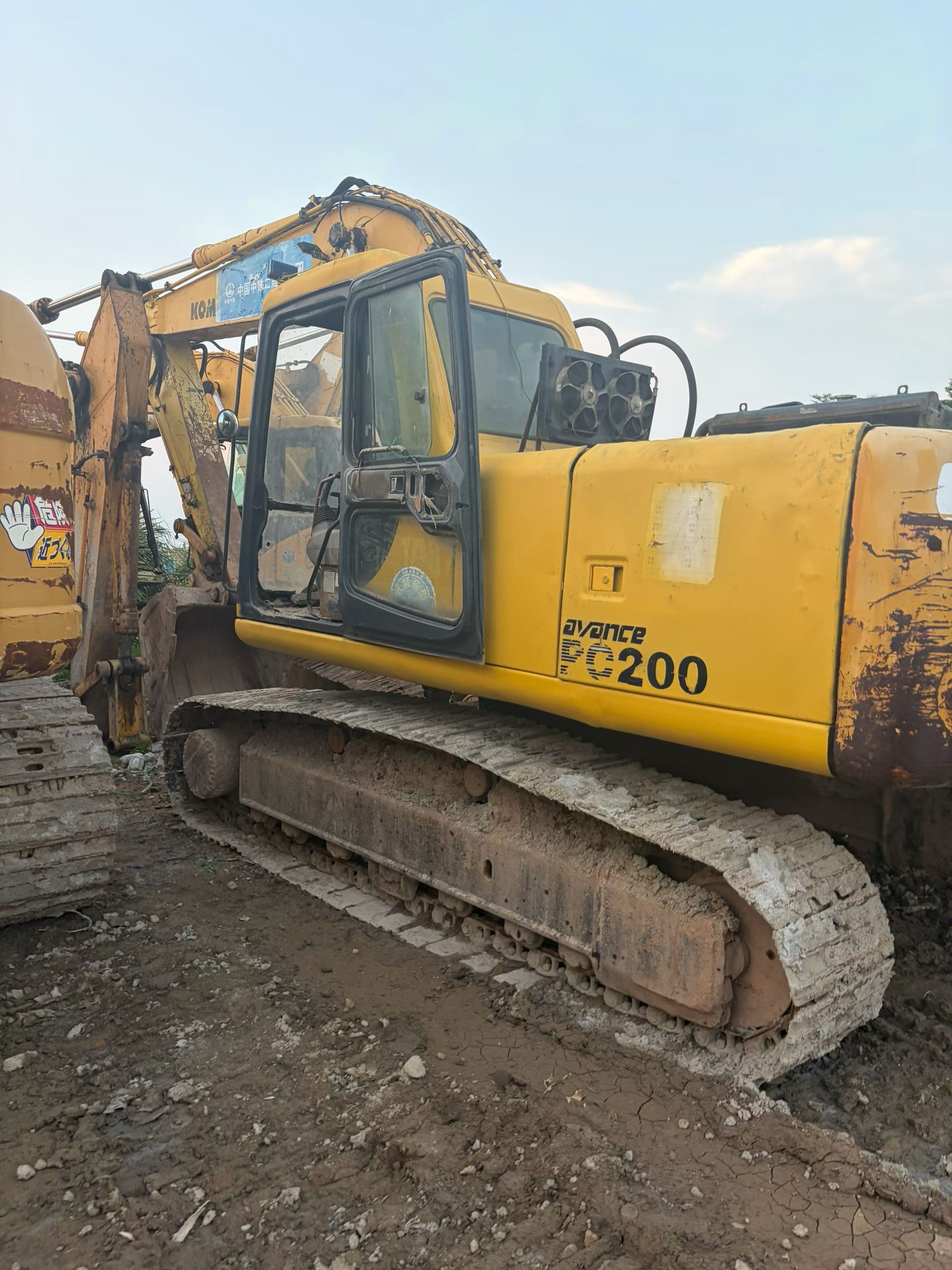 Buy Komatsu PC200-7 Used Excavator / 4 Buy Komatsu PC200-7 Used Excavator / 4