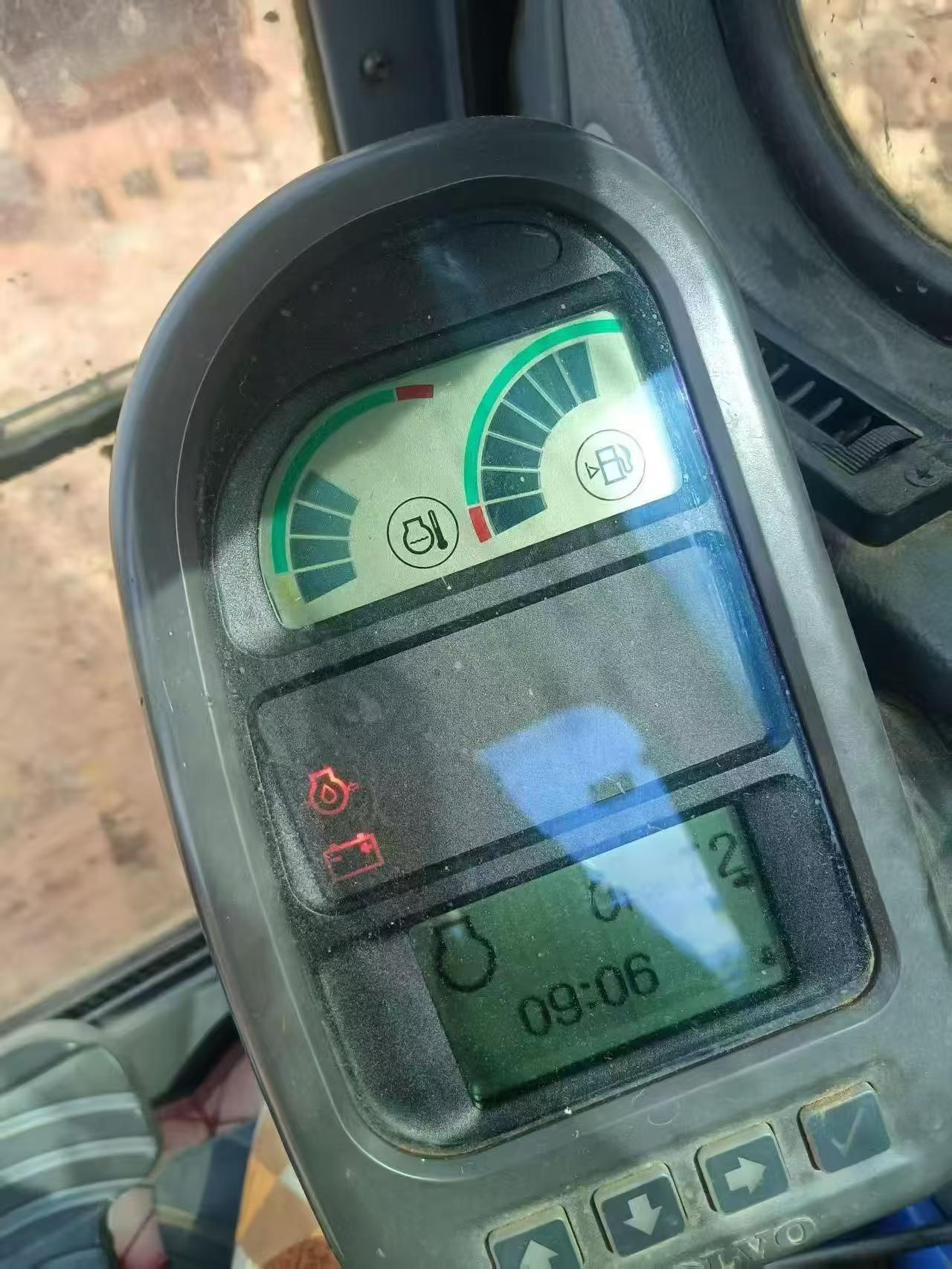 Buy Volvo EC200 Used Excavator / 8